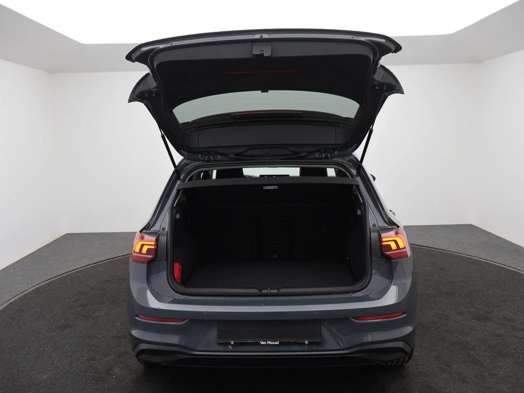 Volkswagen-Golf-image-14