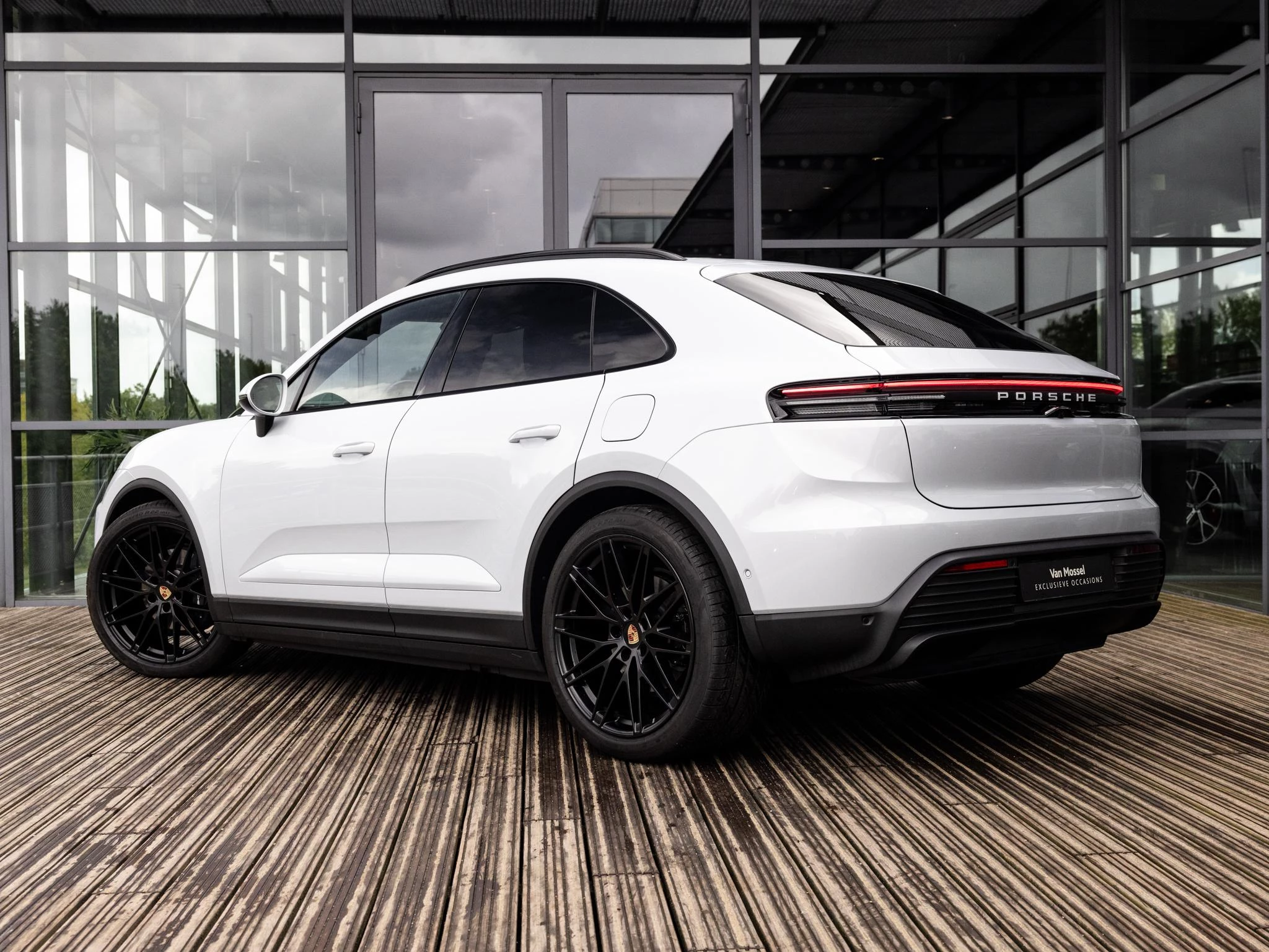 Porsche-Macan-image-3