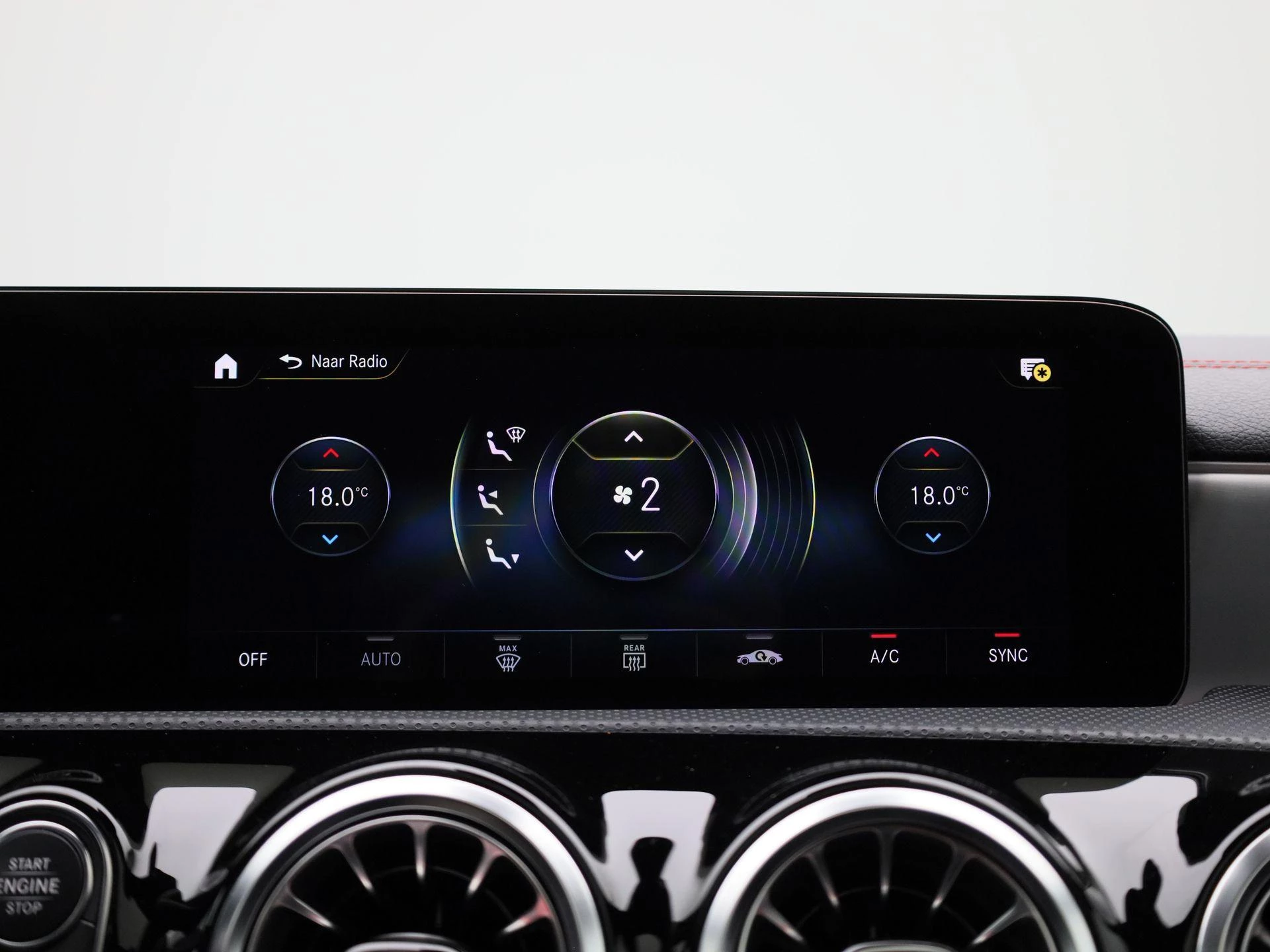 Mercedes-Benz-CLA-image-22
