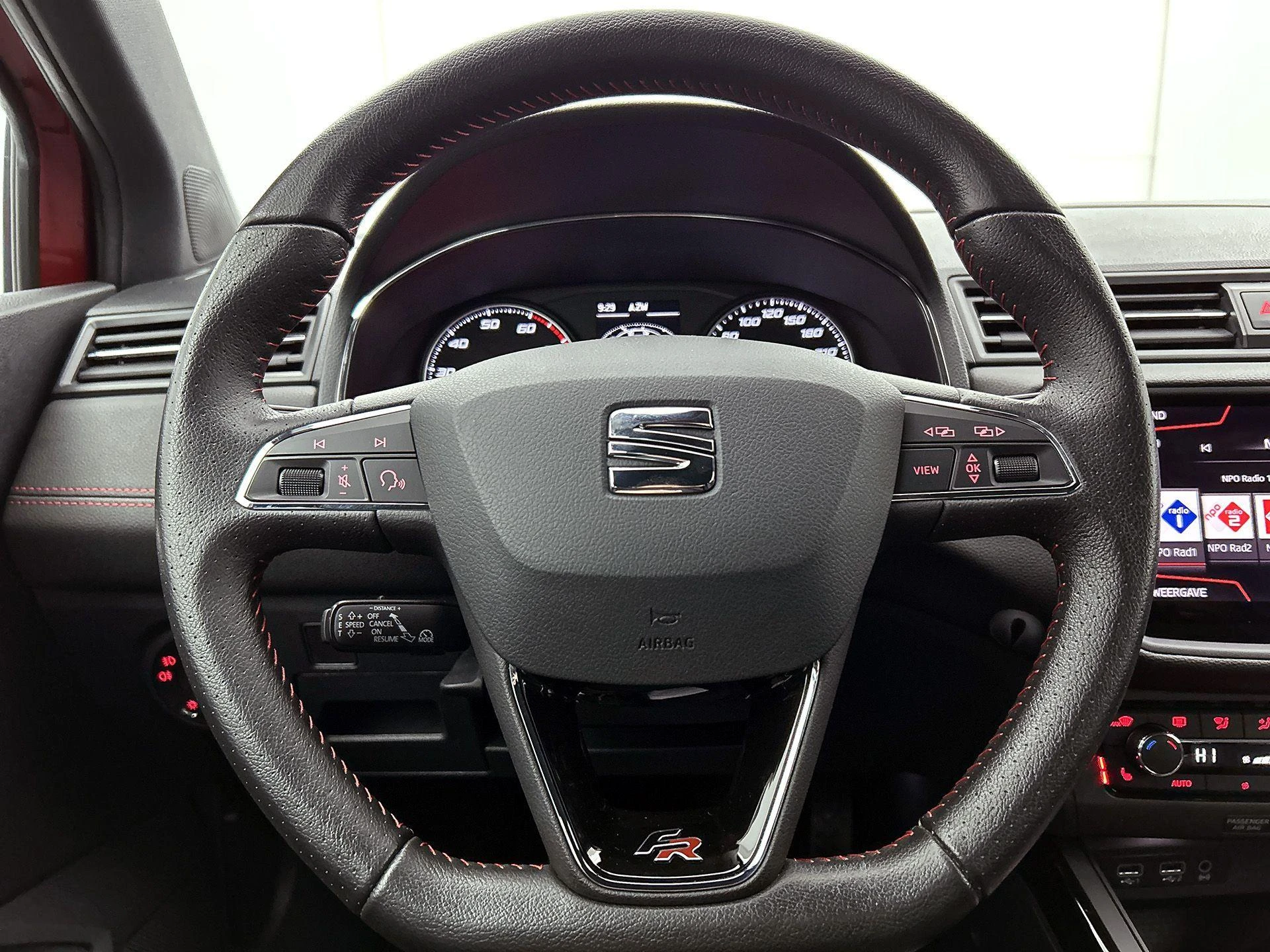 SEAT-Arona-image-16