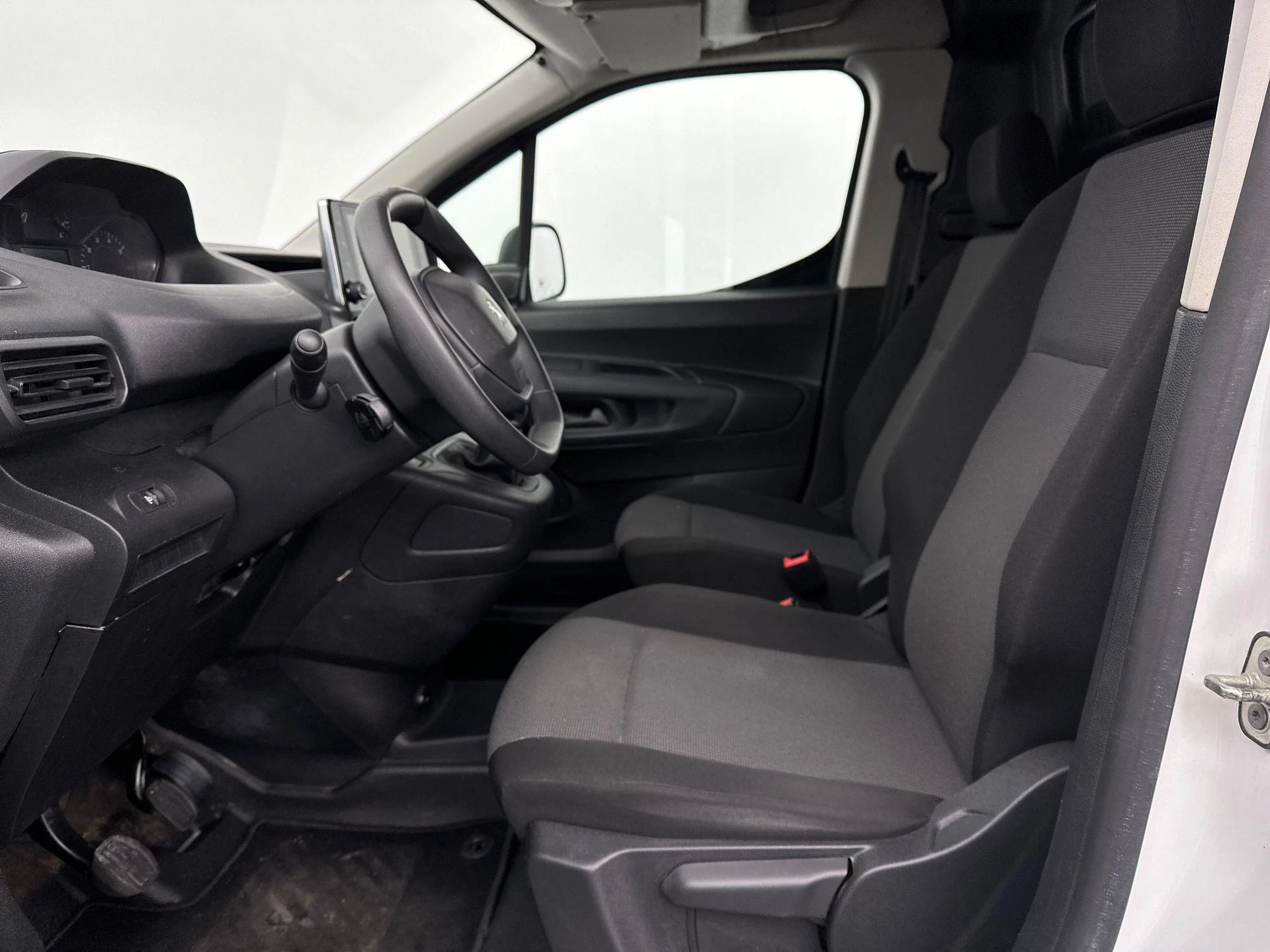 Peugeot-Partner-image-24