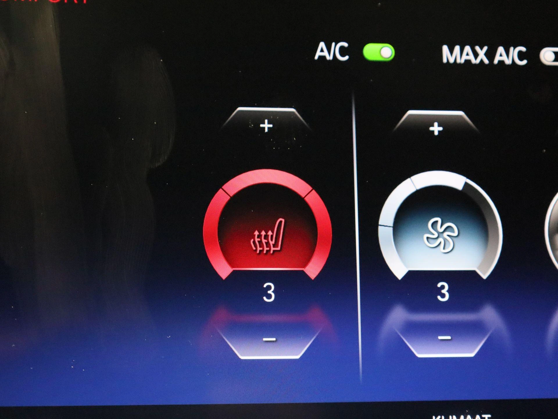 BMW-i4-image-29