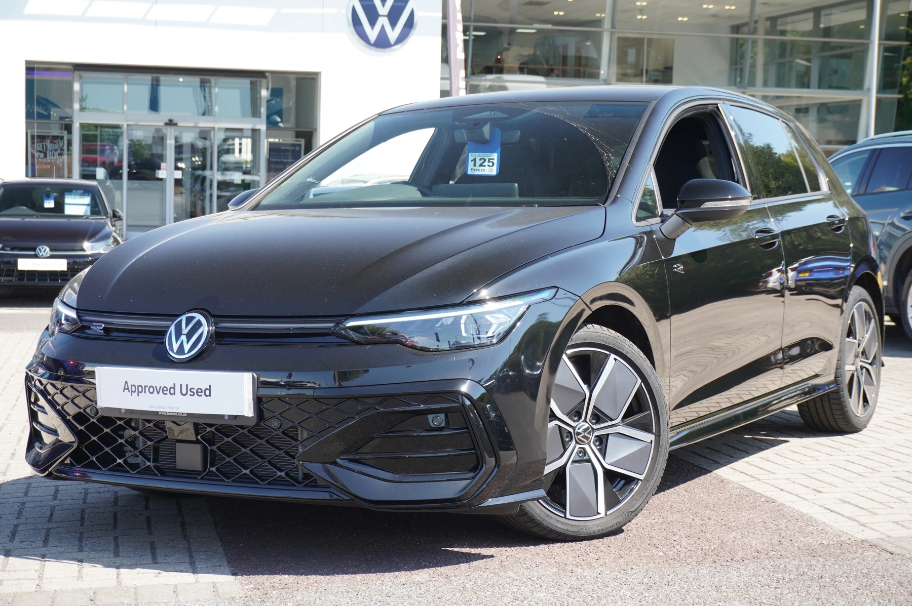 Volkswagen-Golf-image-27