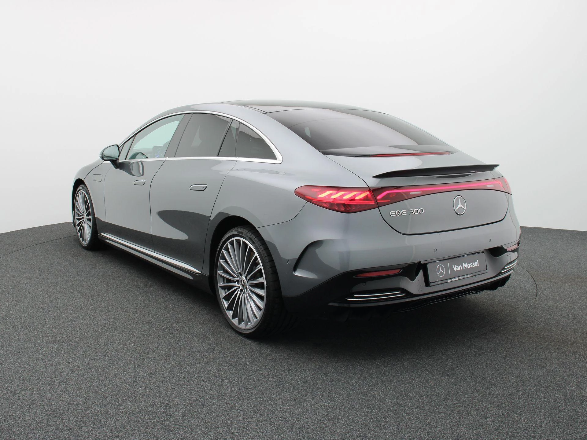 Mercedes-Benz EQE 300 AMG Line + AIRMATIC + PANORAMISCH DAK +