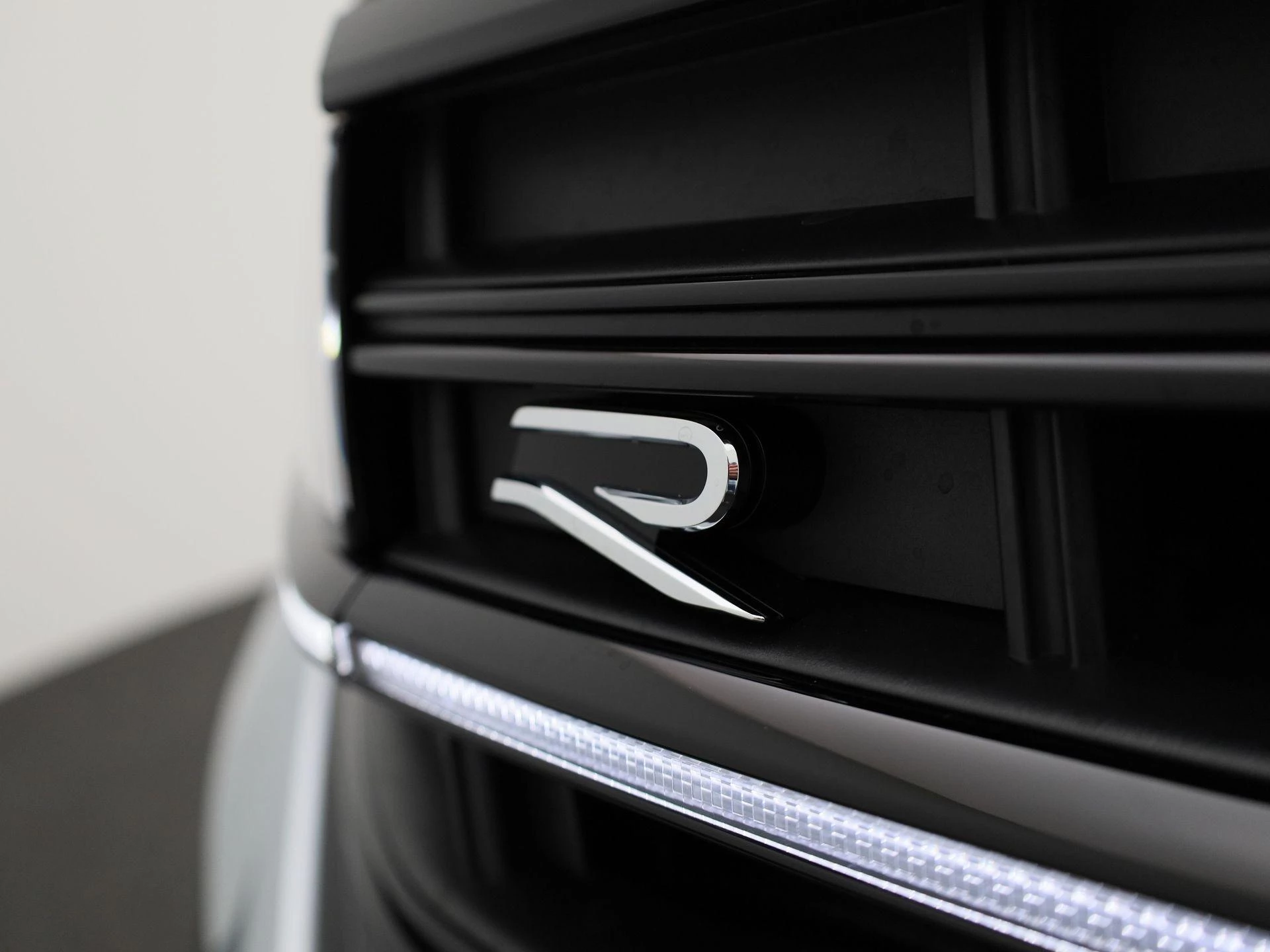 Volkswagen-Touareg-image-48