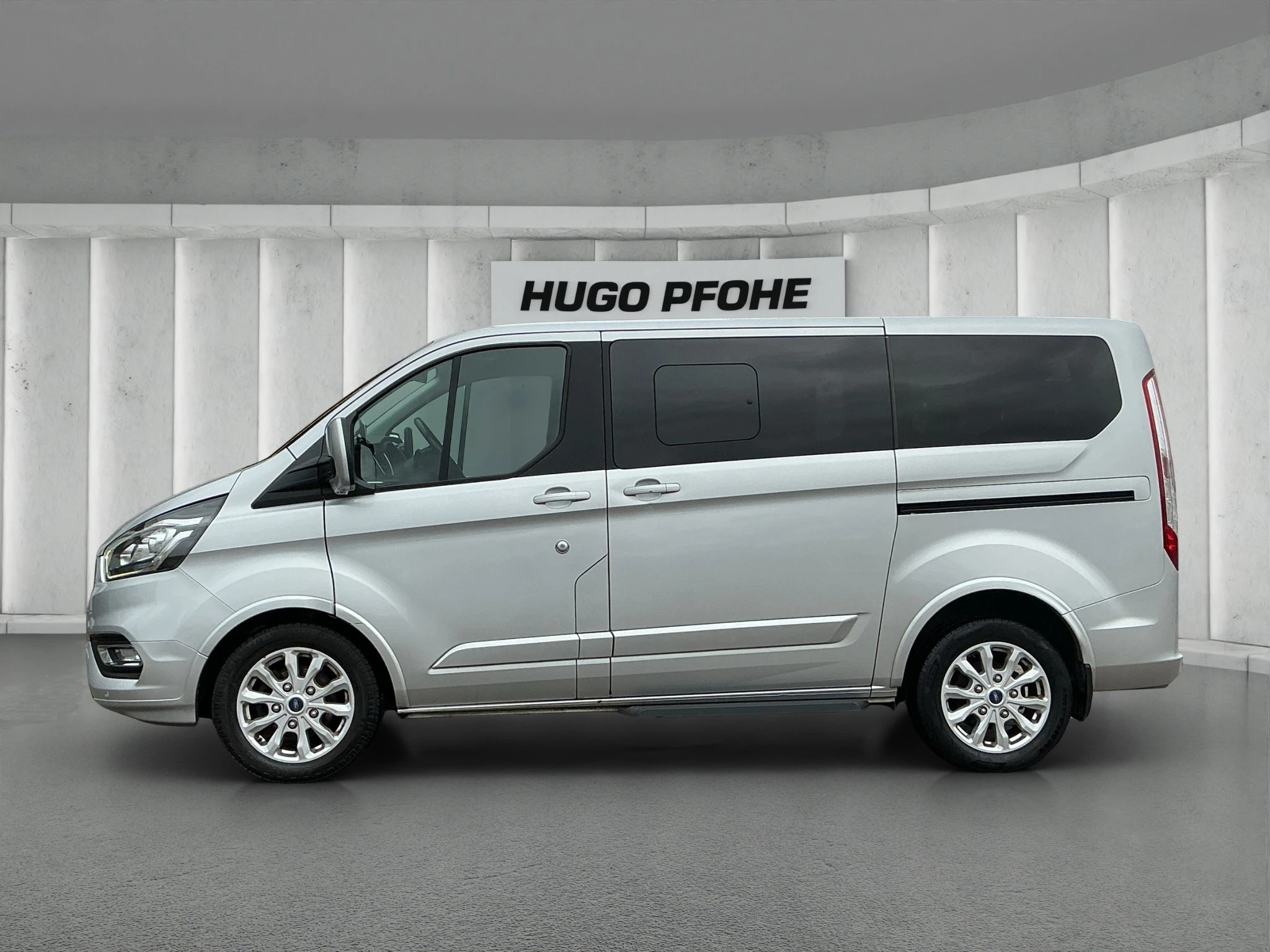Ford-Tourneo Custom-image-1