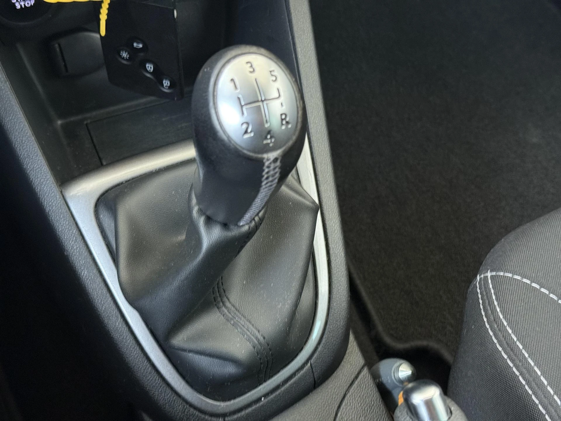 Renault-Clio-image-13