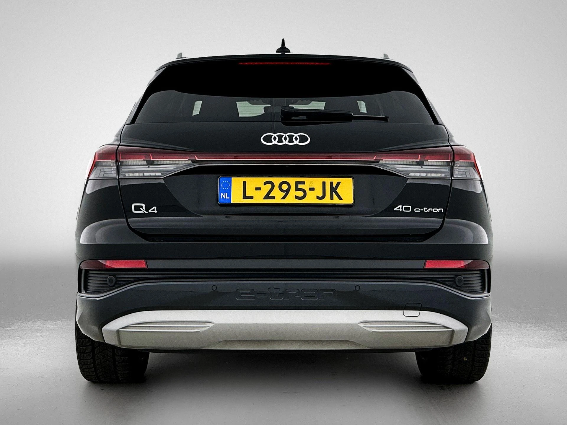 Audi-Q4 e-tron-image-3