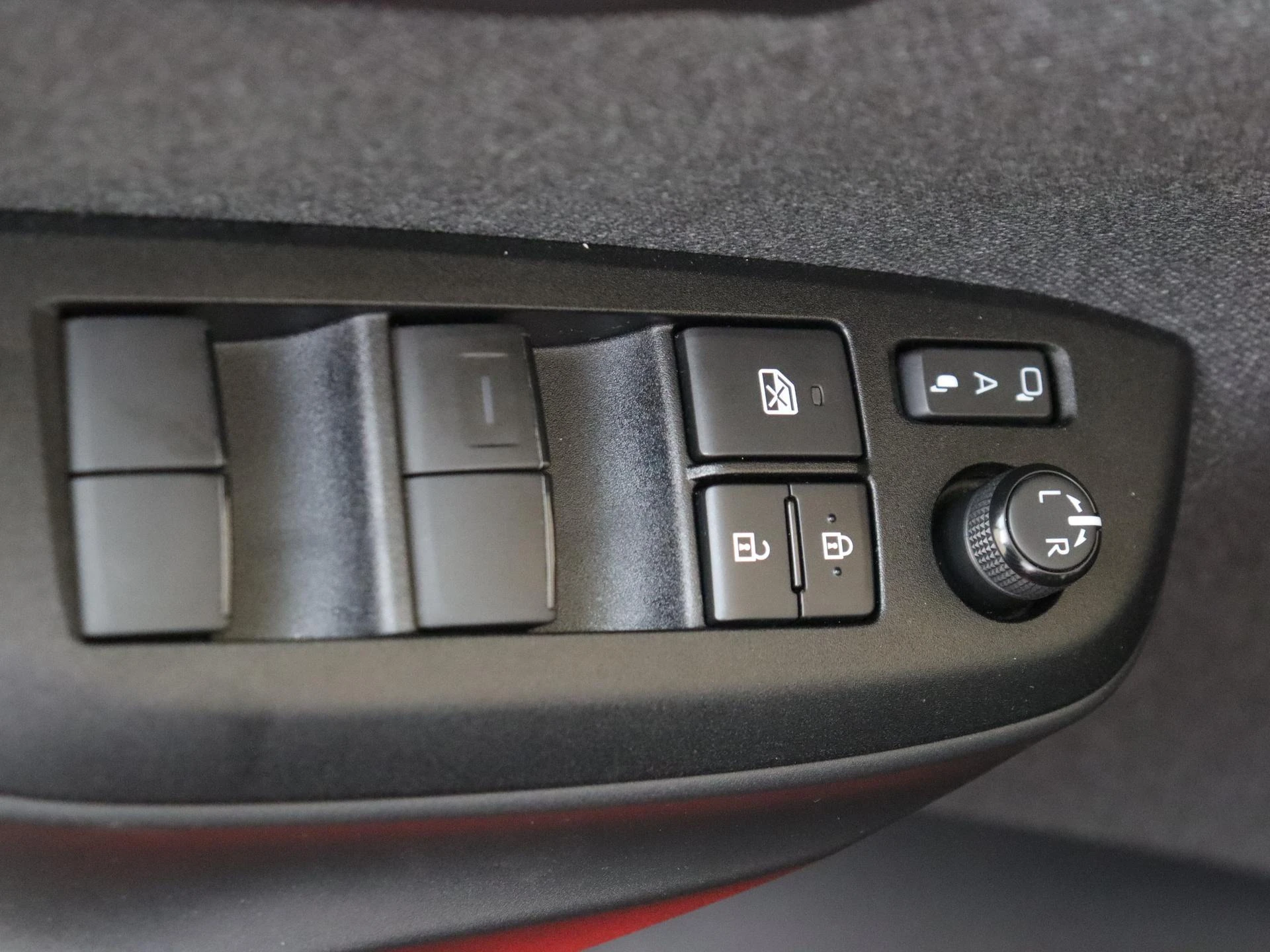 Toyota-Yaris-image-25