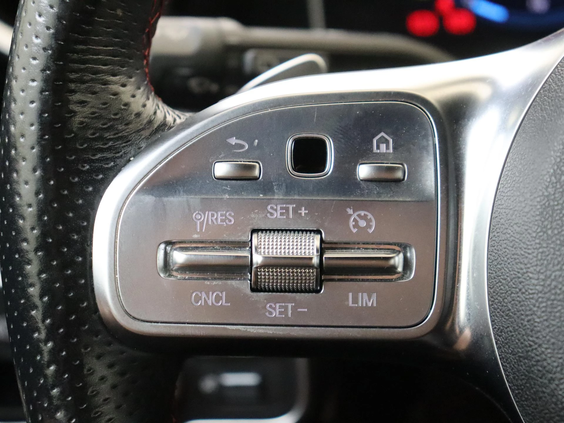 Mercedes-Benz A-Klasse 180 Business Solution AMG