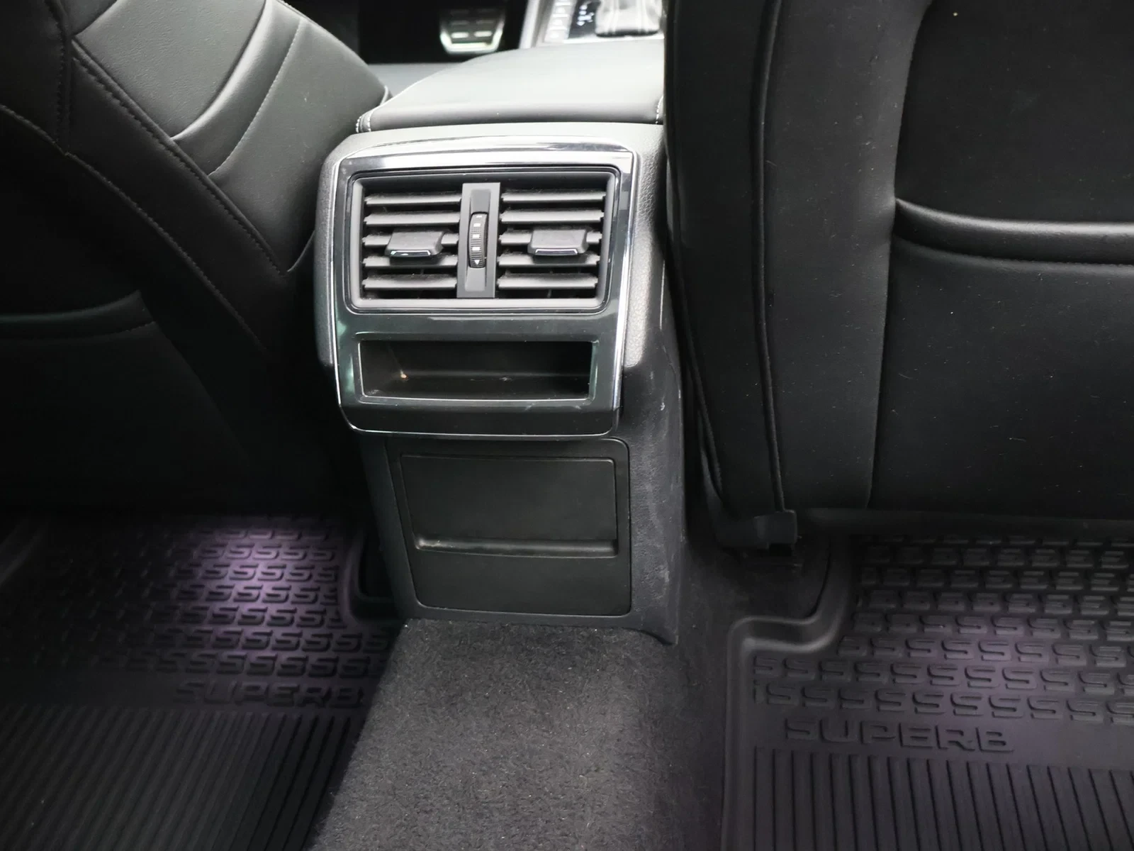 Škoda Superb Combi PHEV Superb Wagon Sportline 1.4TSI iV 218PK *AUTOMAAT*PANODAK*LEDER*TREKHAAK*CAM*CRUISE*PDC*APP-CONNECT*.