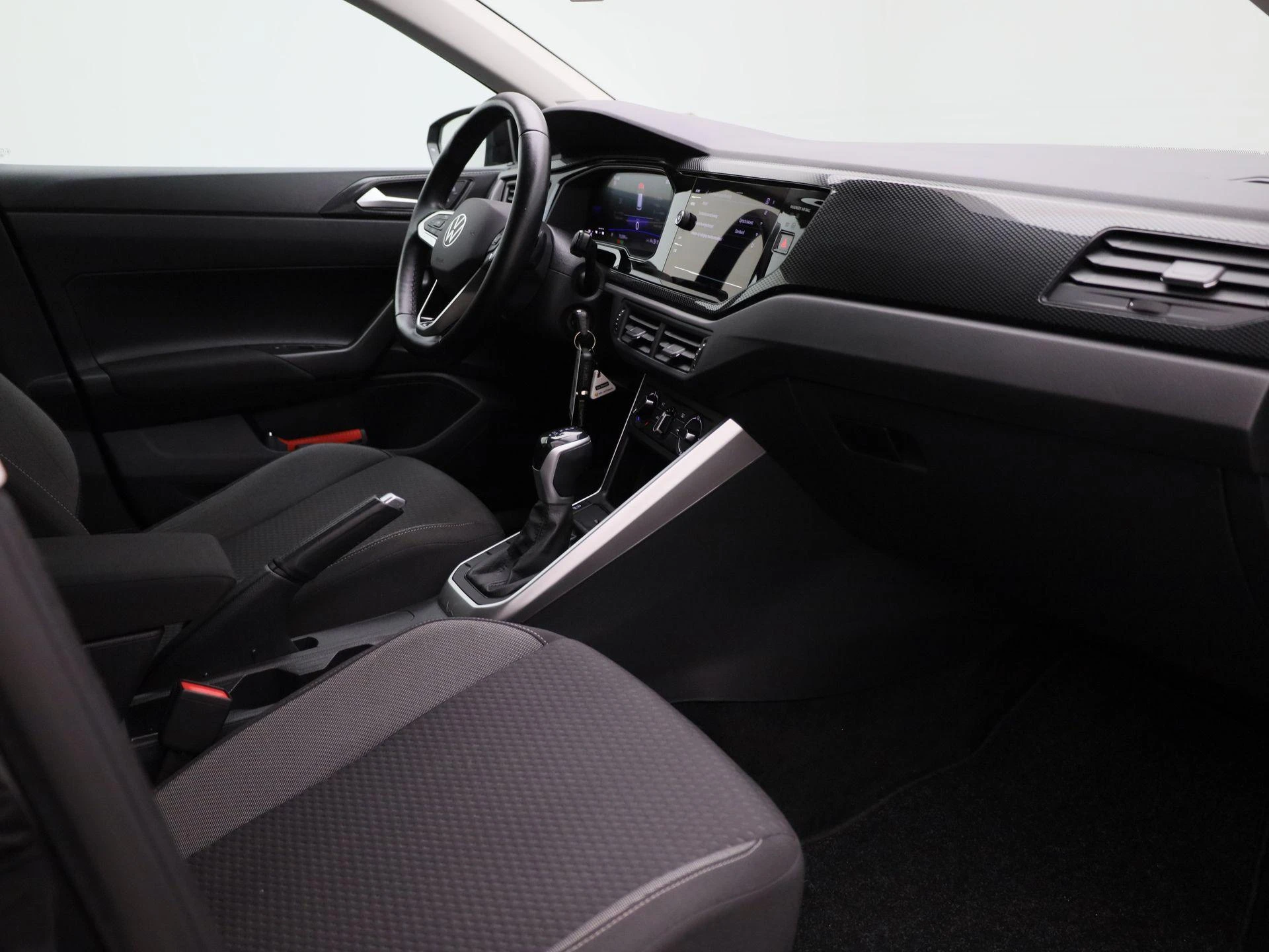 Volkswagen-Polo-image-35