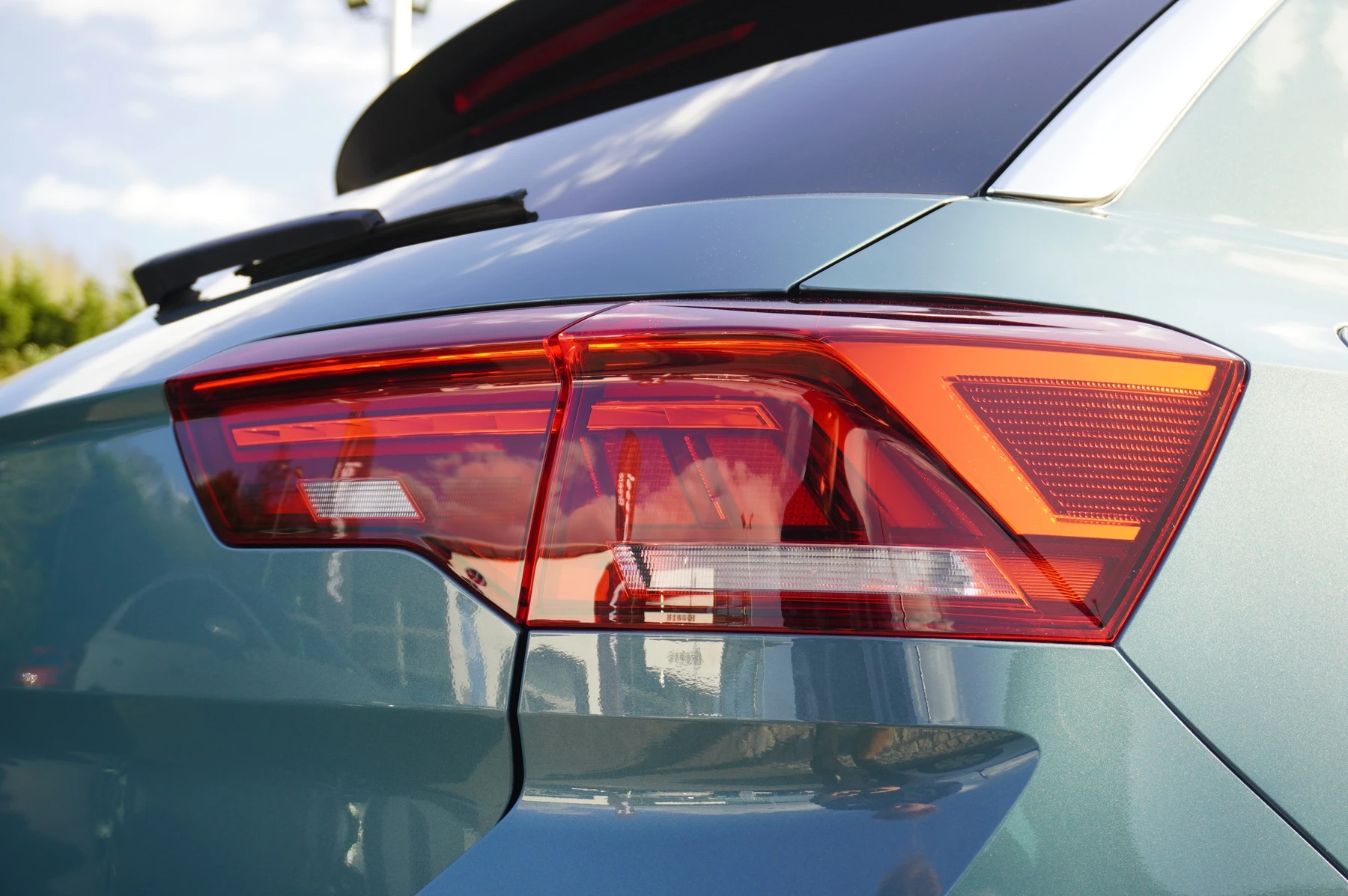 Volkswagen-T-Roc-image-44