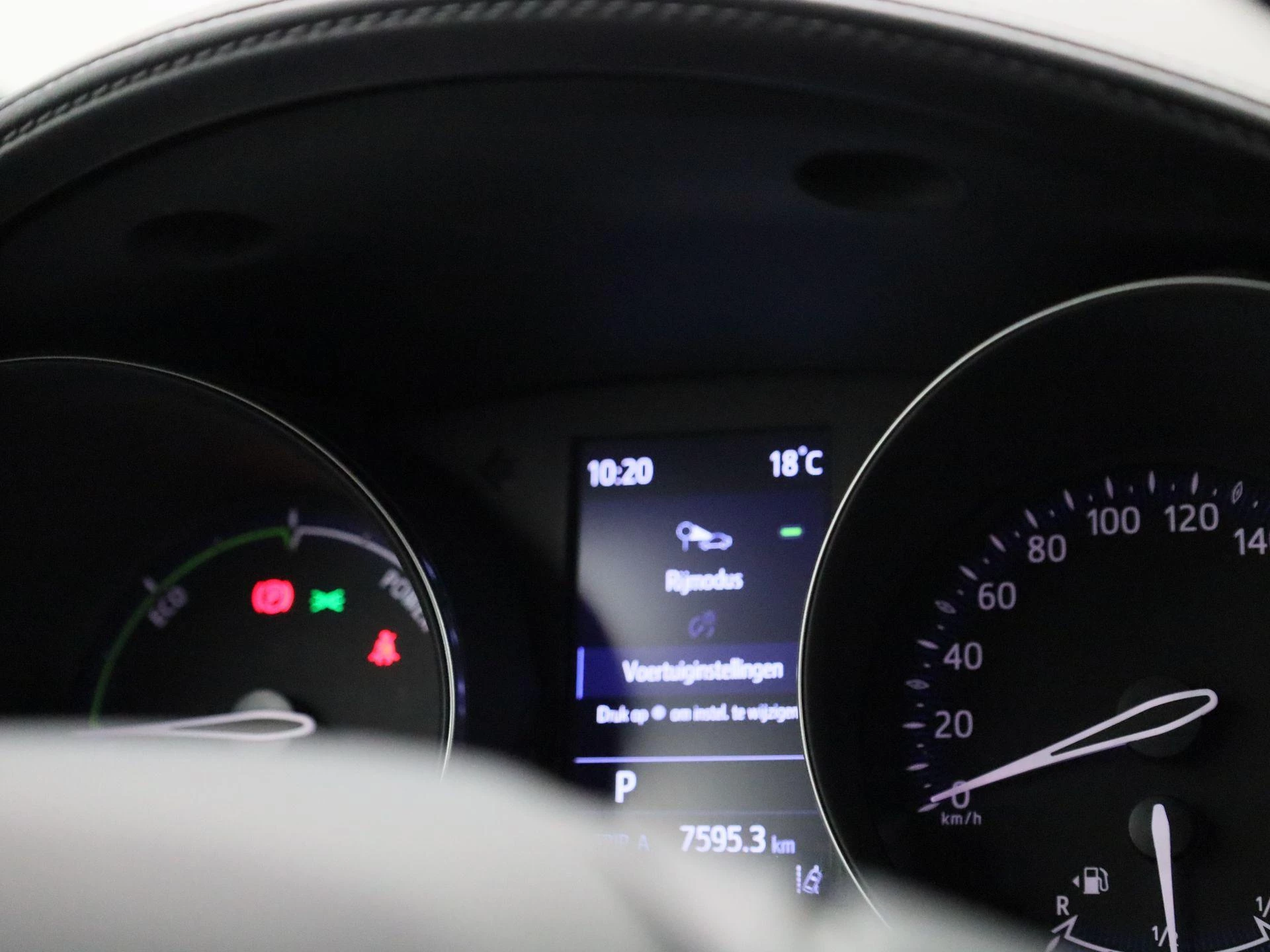 Toyota-C-HR-image-24