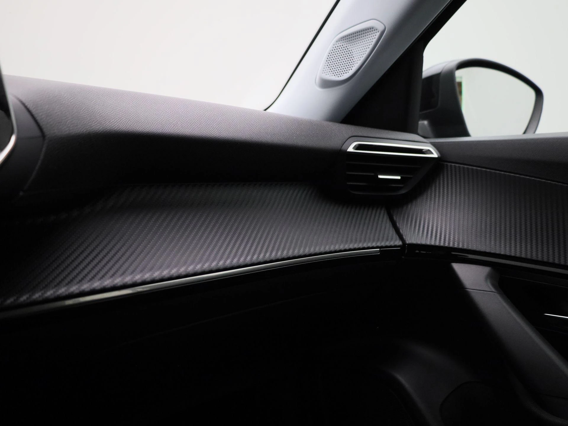 Peugeot e-2008 EV Active 50 kWh