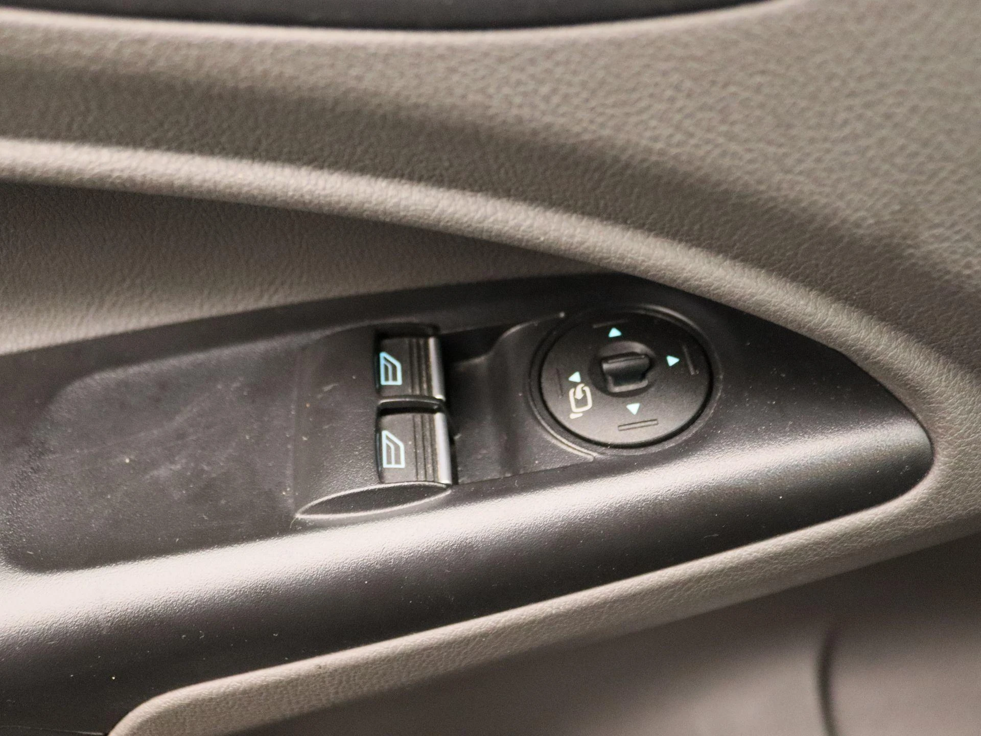 Ford-Transit Connect-image-16