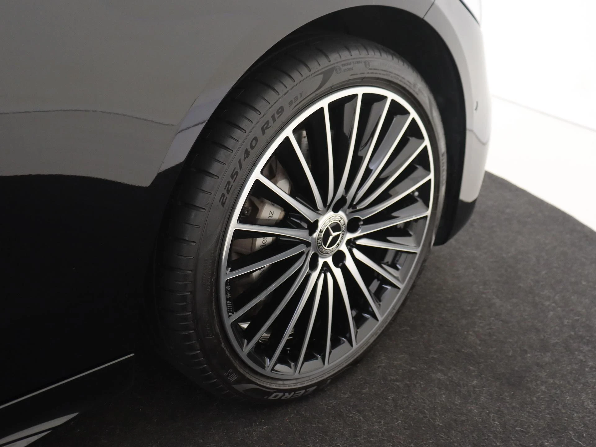 Mercedes-Benz-C-Klasse-image-31