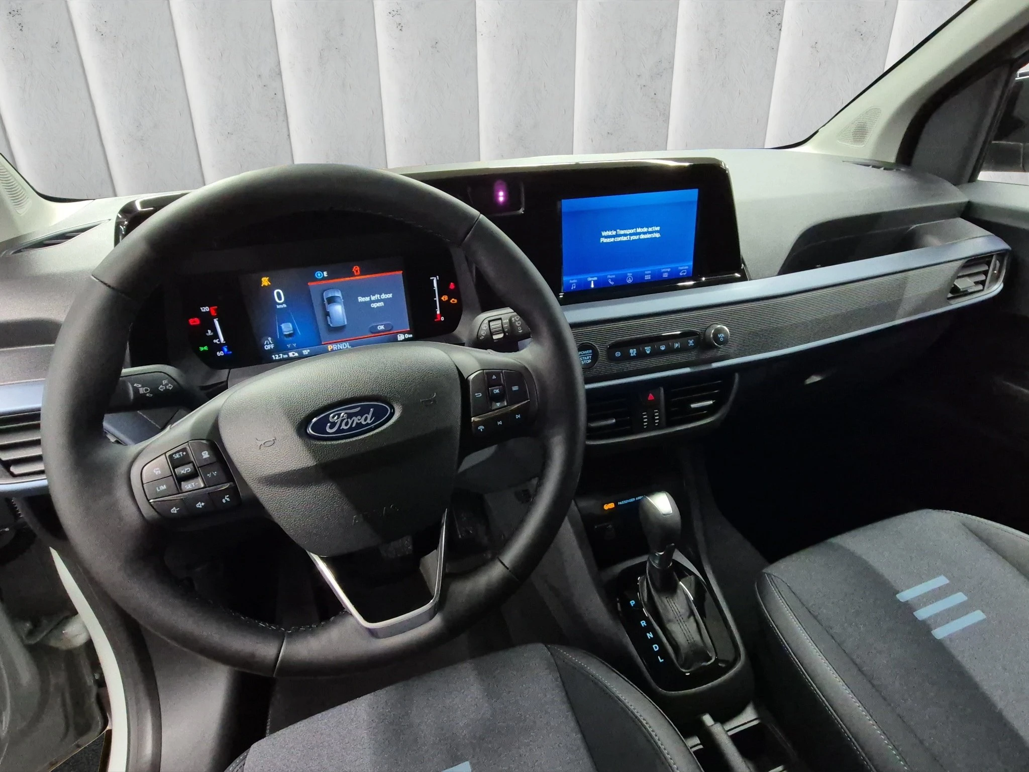 Ford-Transit Courier-image-11