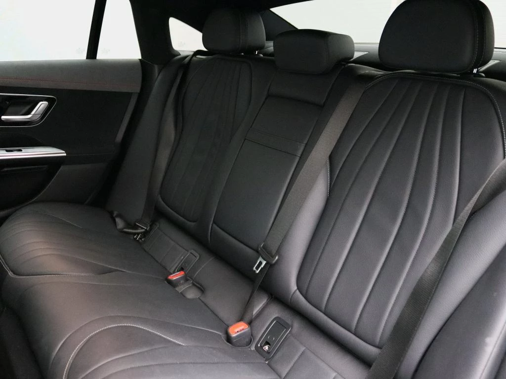 Mercedes-Benz-EQE-image-4