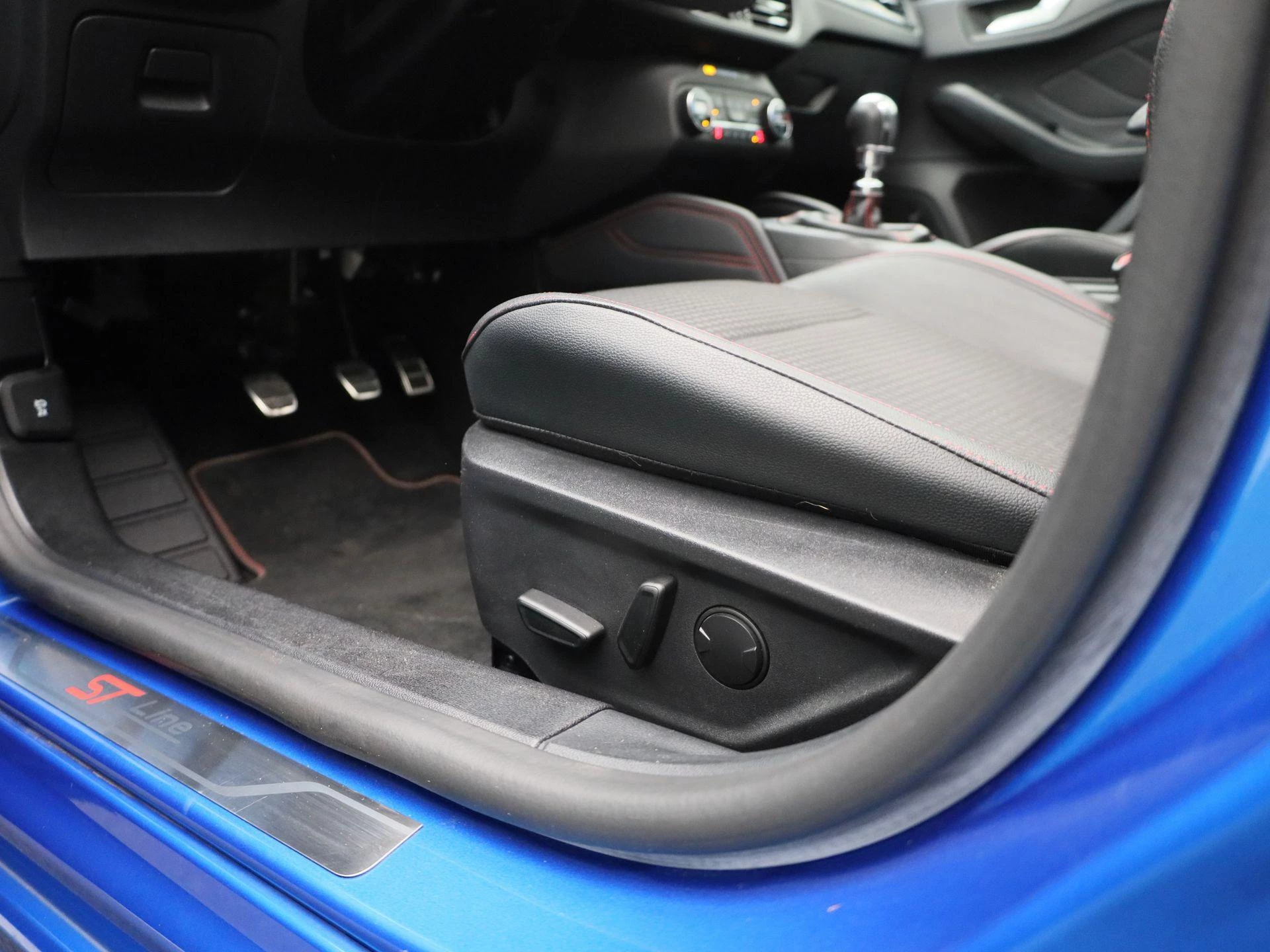 Ford Focus 1.0 EcoBoost ST Line Business