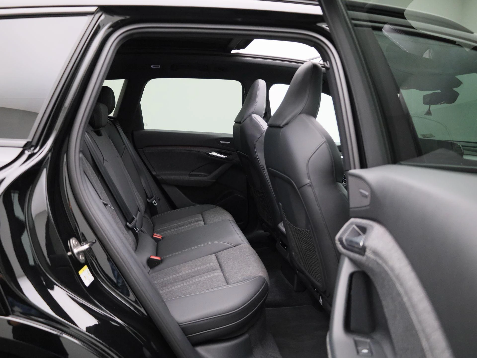 Audi-Q6 e-tron-image-44