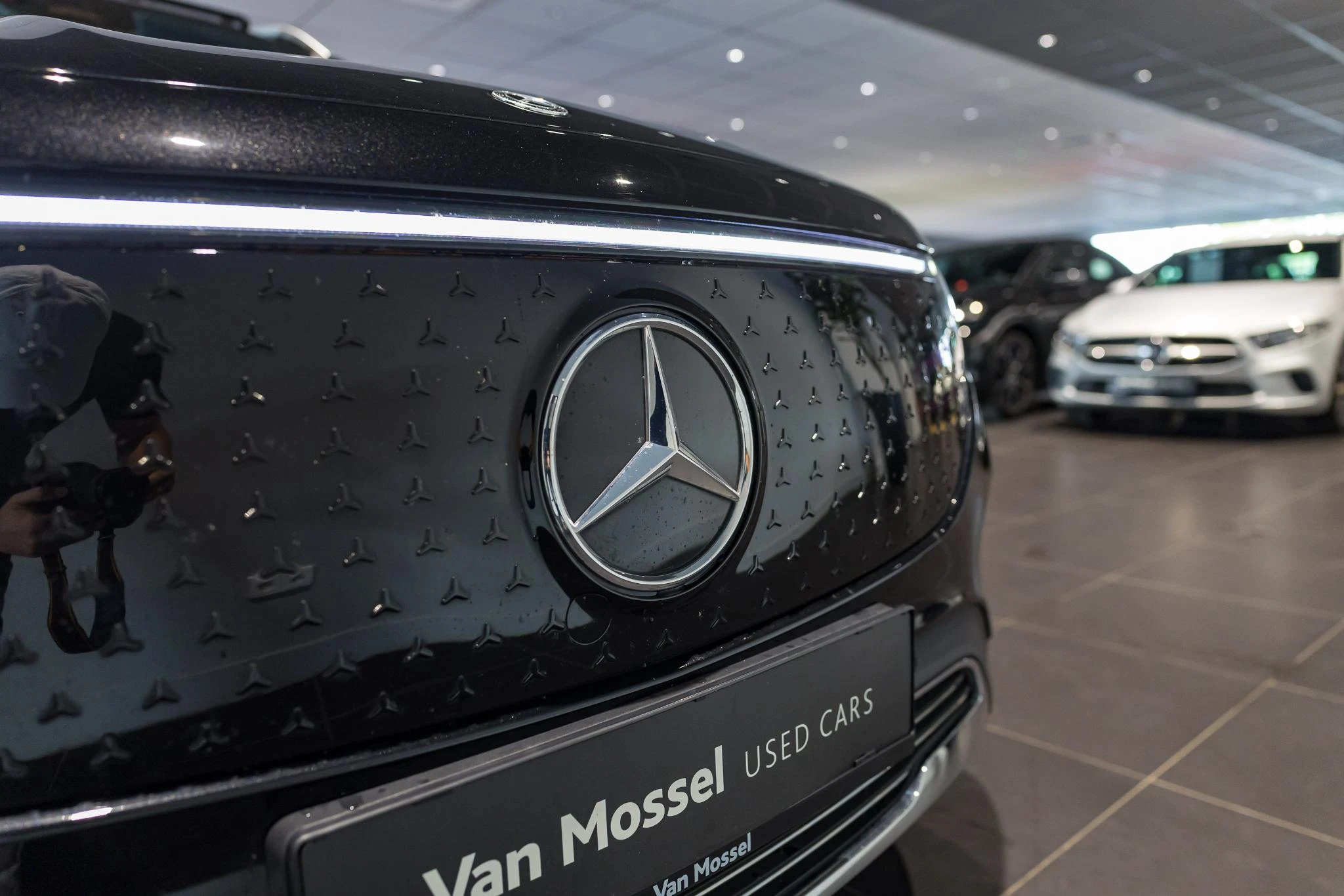 Mercedes-Benz-EQB-image-8