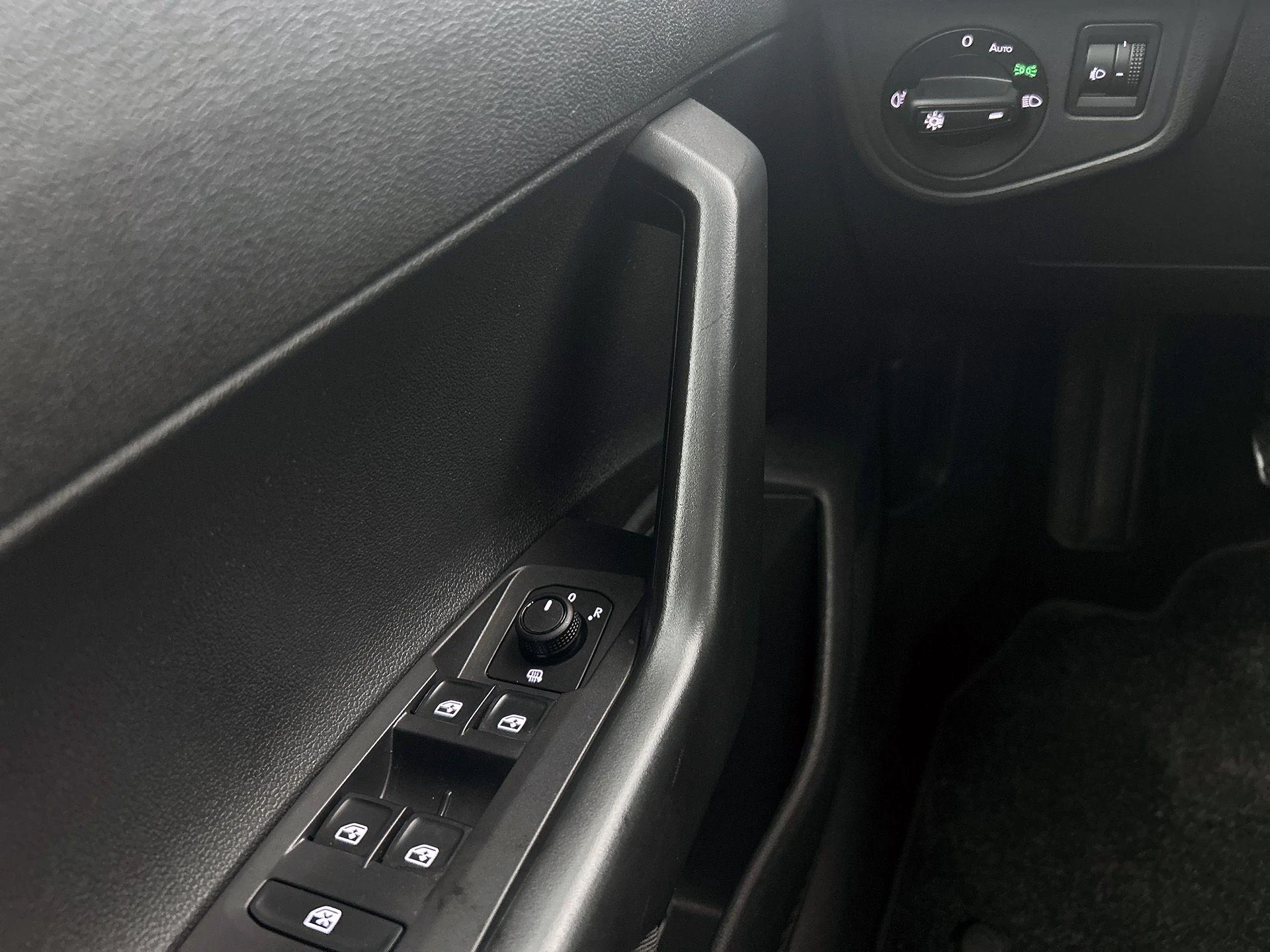 Volkswagen-Polo-image-28