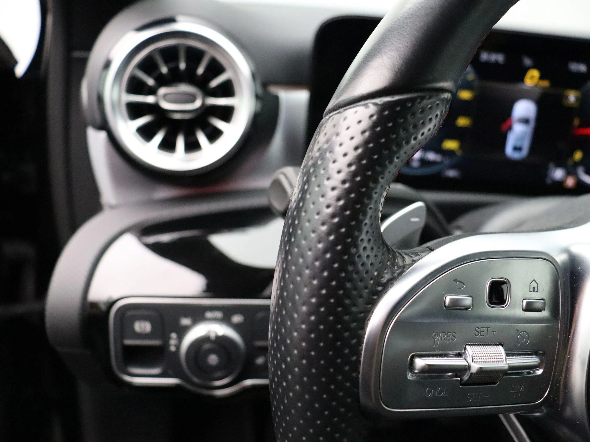 Mercedes-Benz-A-Klasse-image-27
