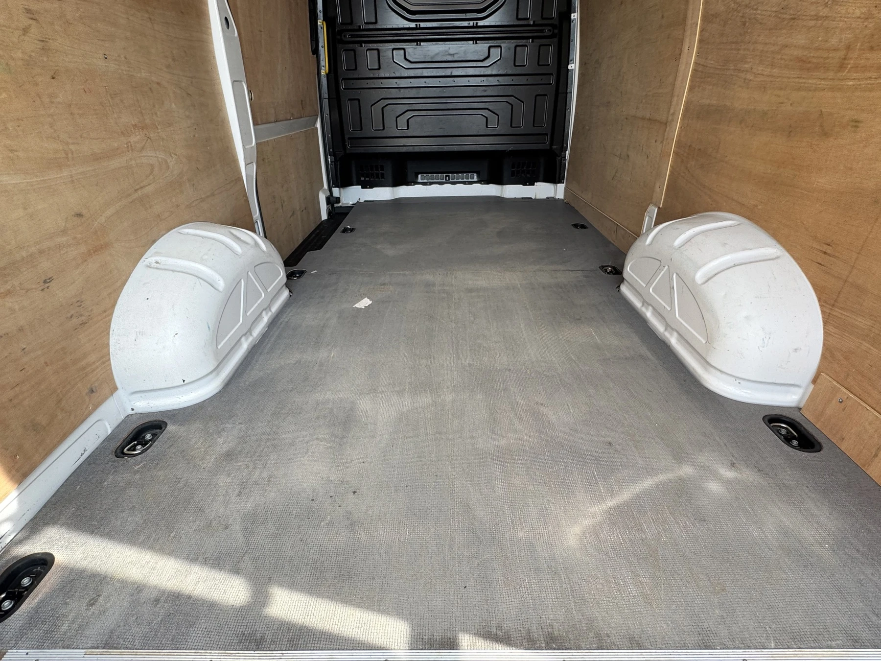 Volkswagen-Crafter-image-18