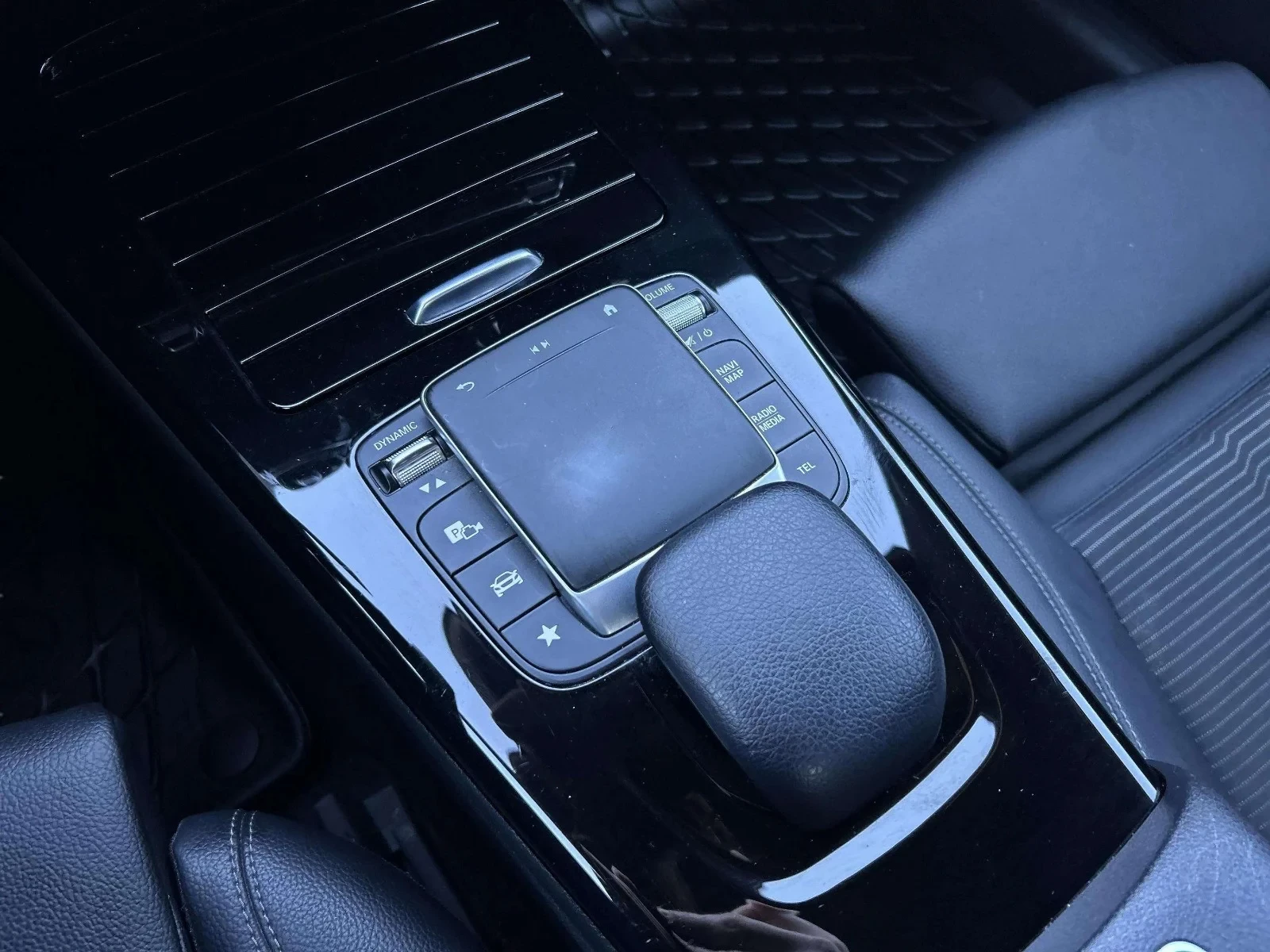 Mercedes-Benz-A-Klasse-image-10