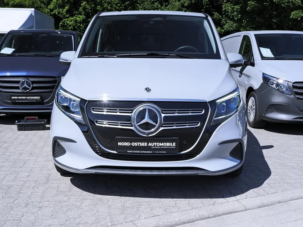 Mercedes-Benz-EQV 300-image-3