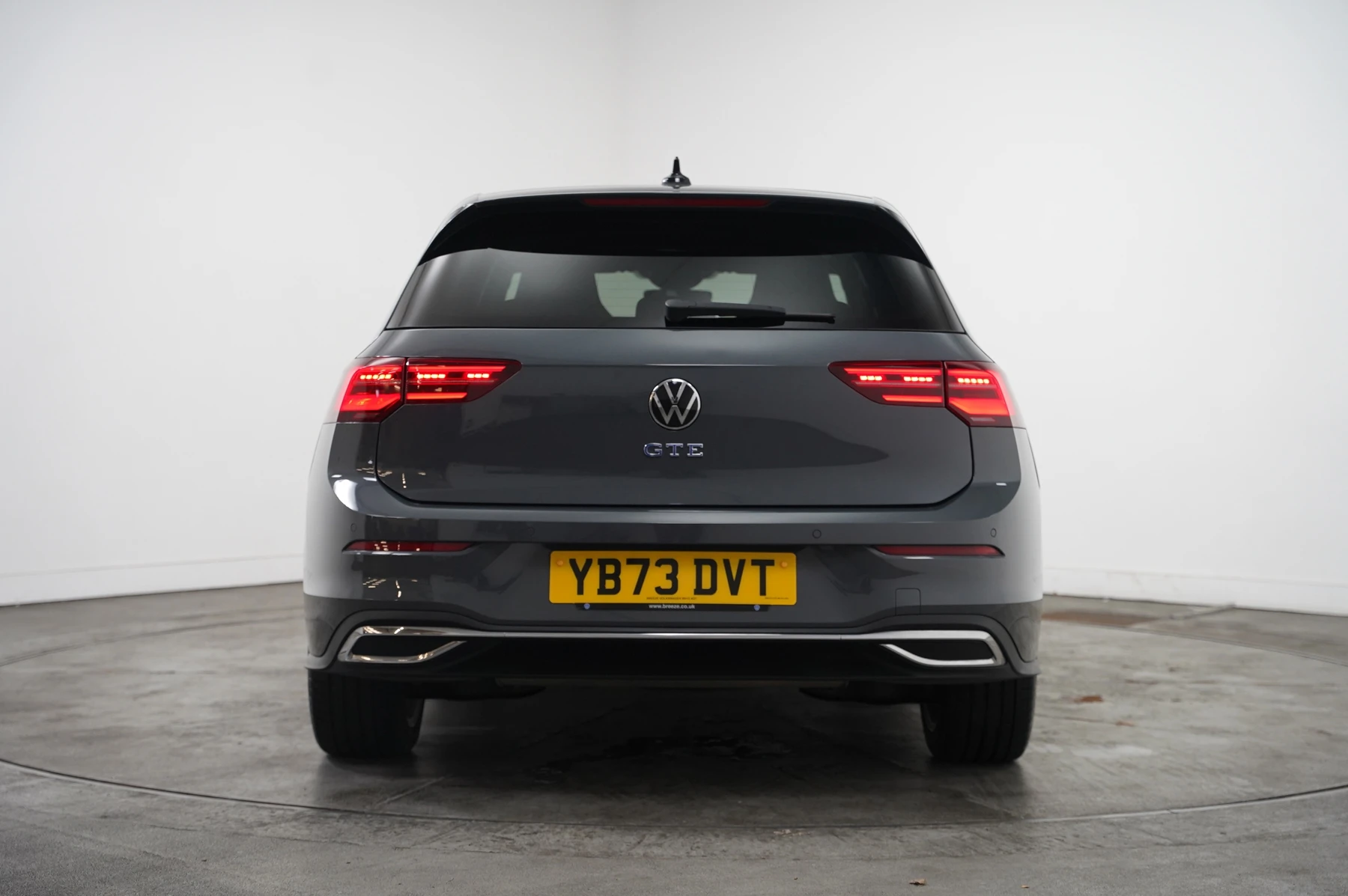 Volkswagen-Golf-image-12