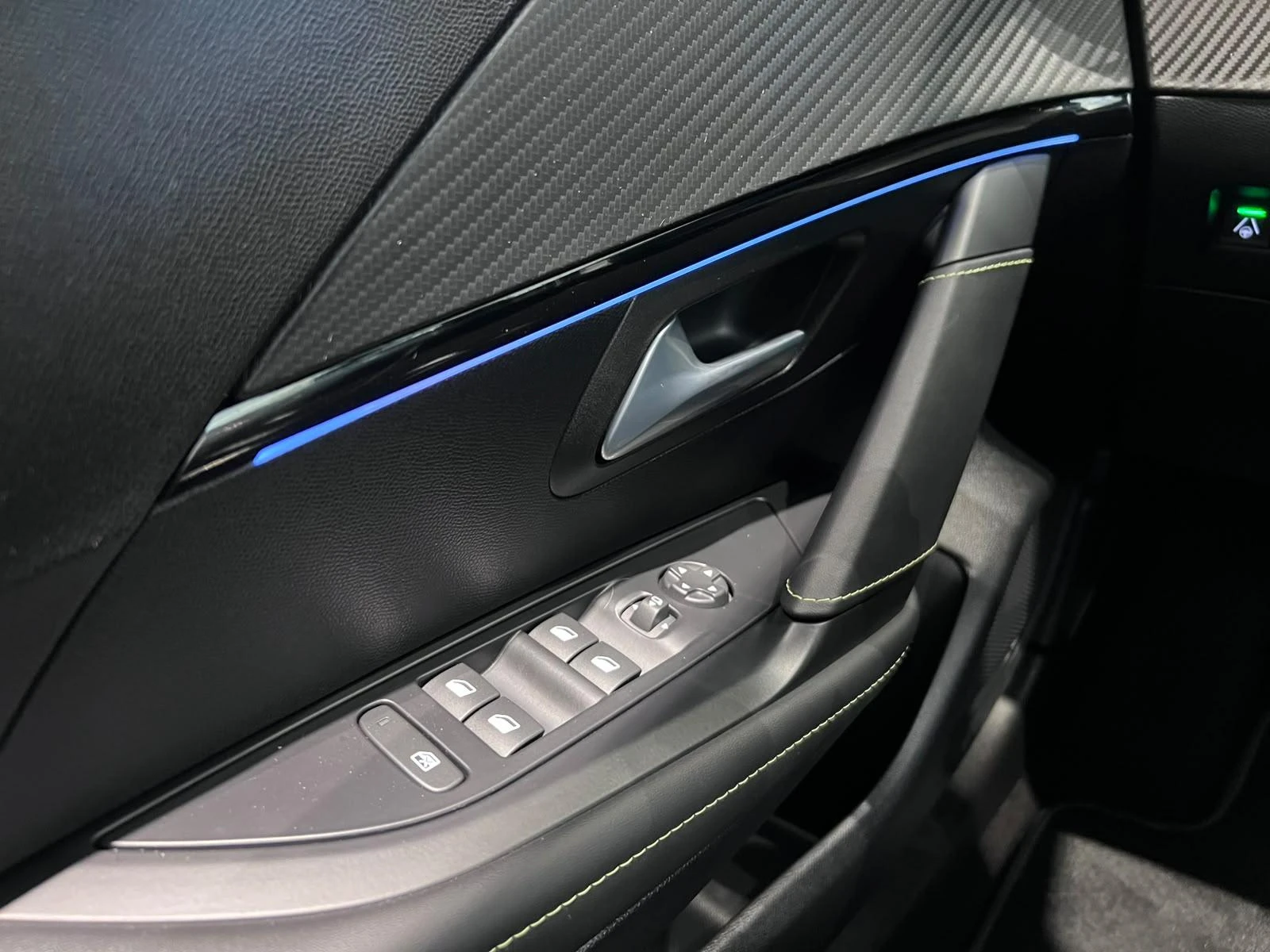 Peugeot 208 1.2 Hybrid 110 e-DCS6 GT