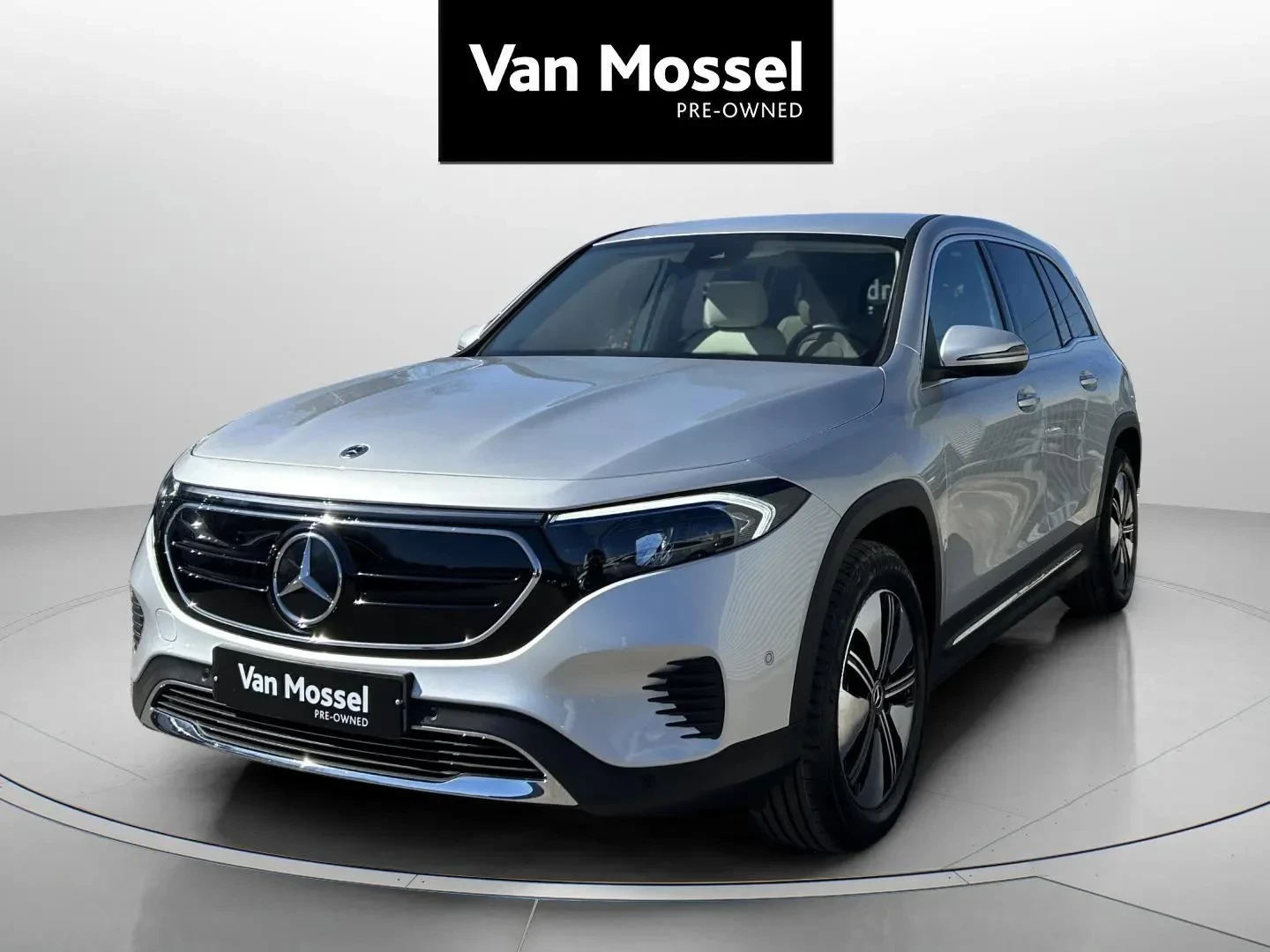 Mercedes-Benz-EQB-image-0