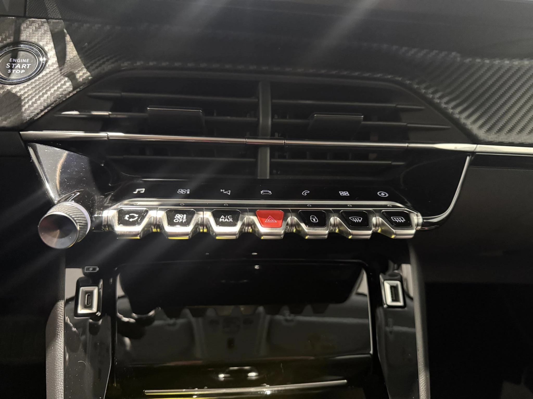 Peugeot-e-2008-image-23