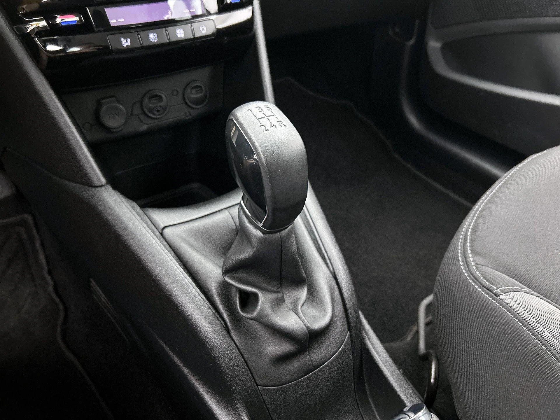Peugeot-208-image-26