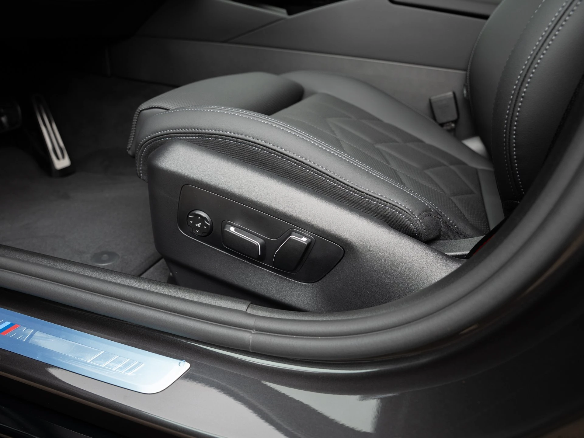BMW-i5-image-23