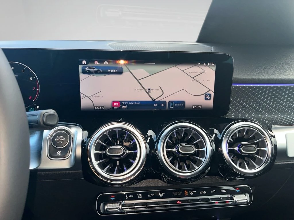 Mercedes-Benz-GLB 200-image-7