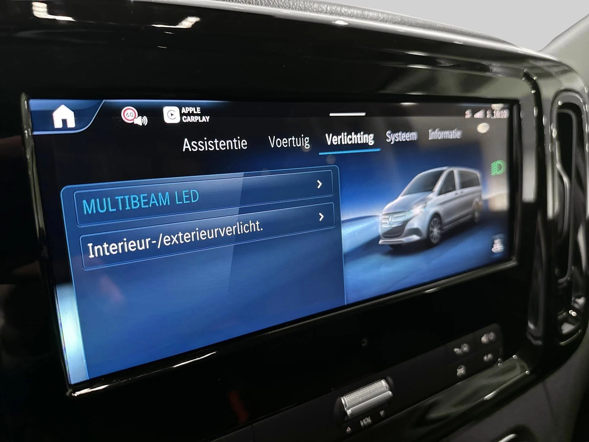 Mercedes-Benz-Vito-image-18