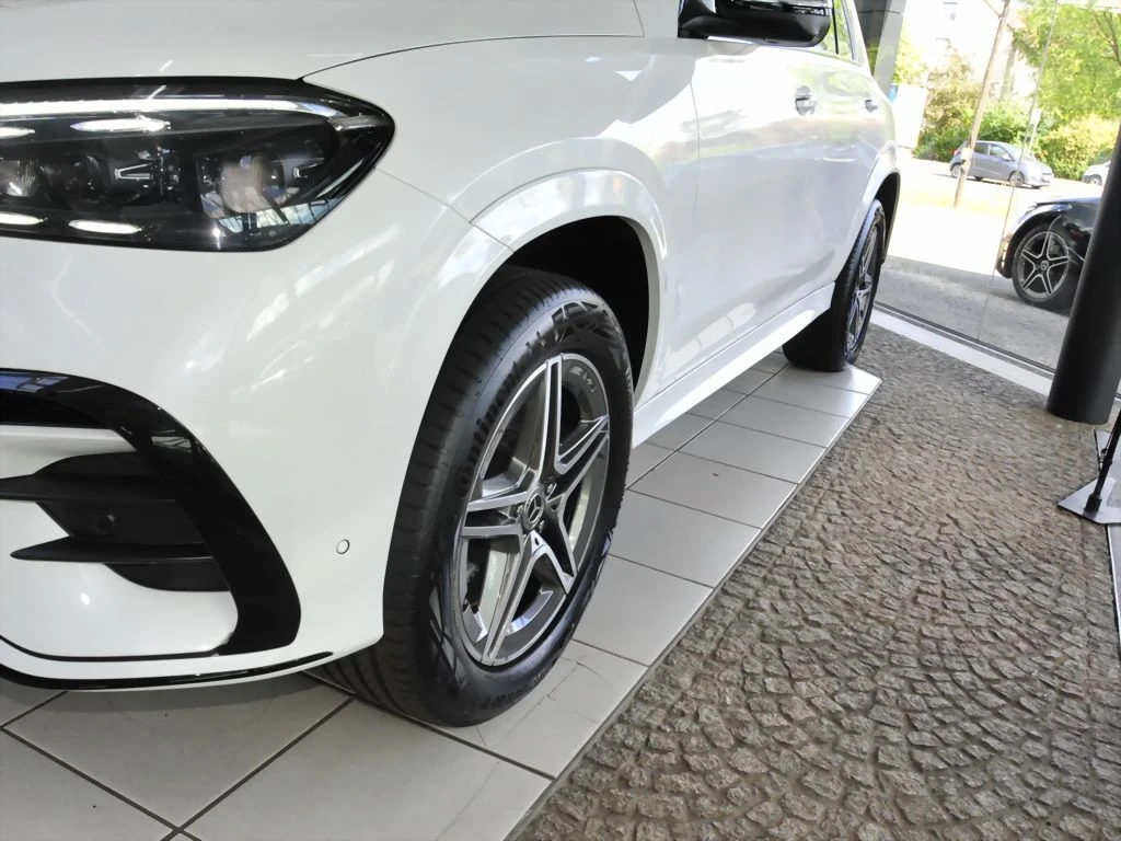 Mercedes-Benz-GLE 450 d-image-6