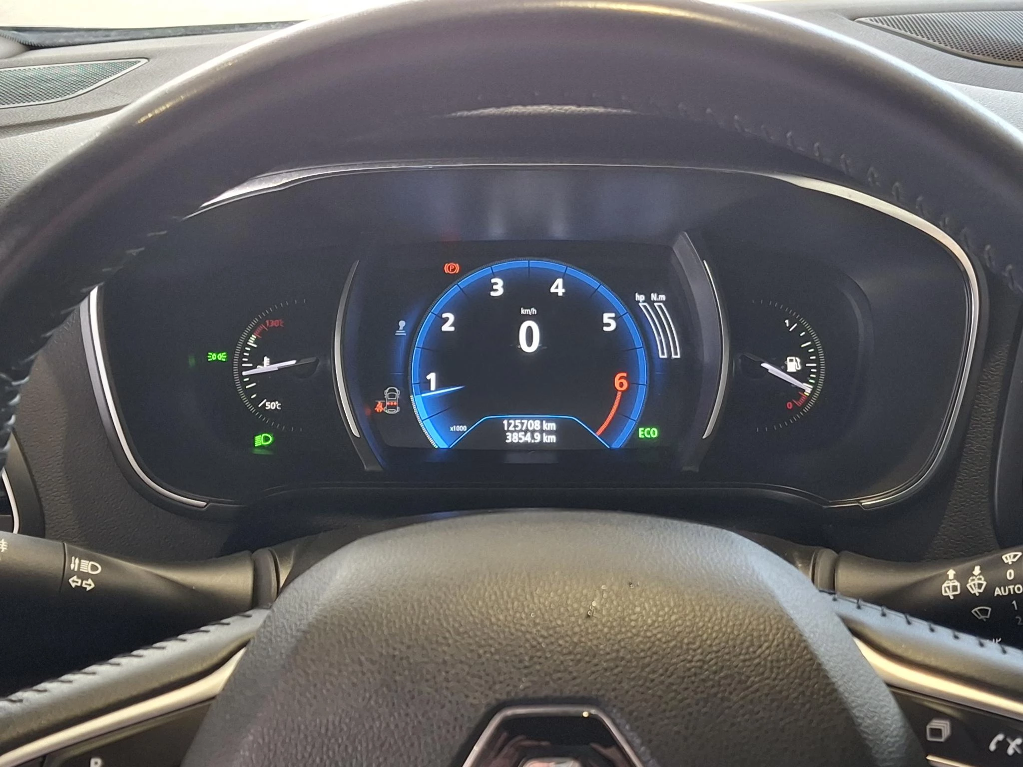 Renault-Mégane Estate-image-11