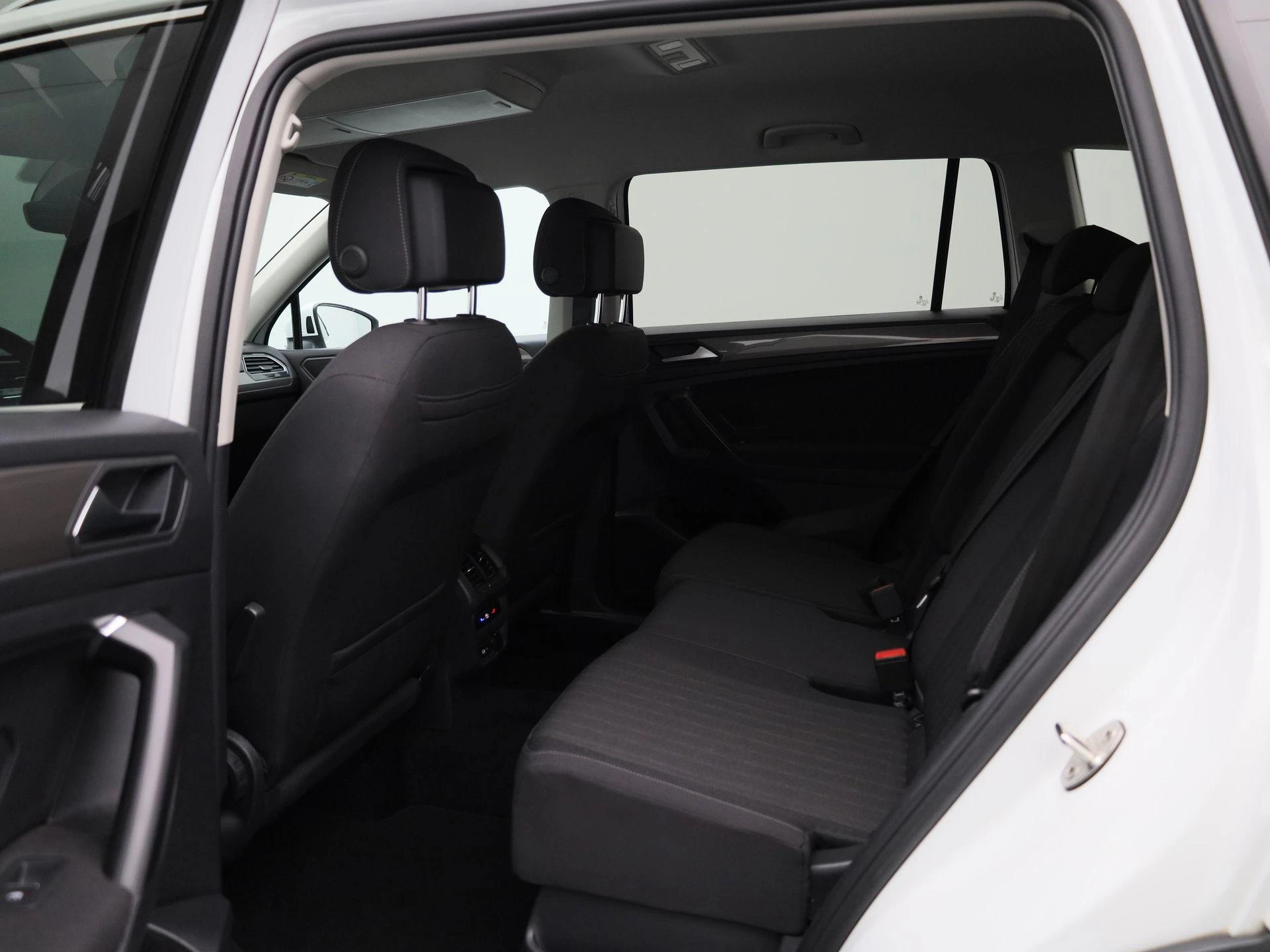 Volkswagen-Tiguan-image-11