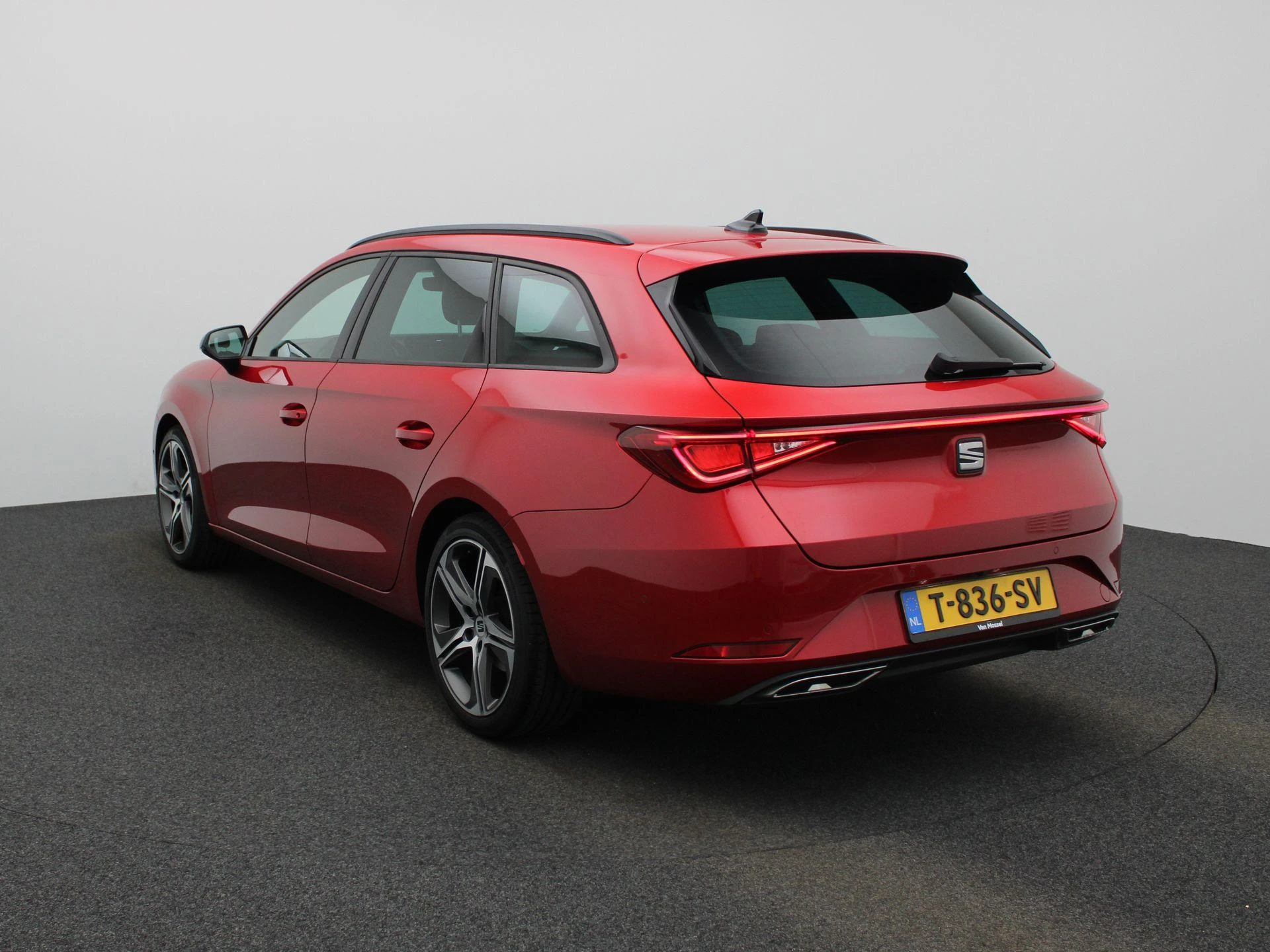 SEAT-Leon-image-1