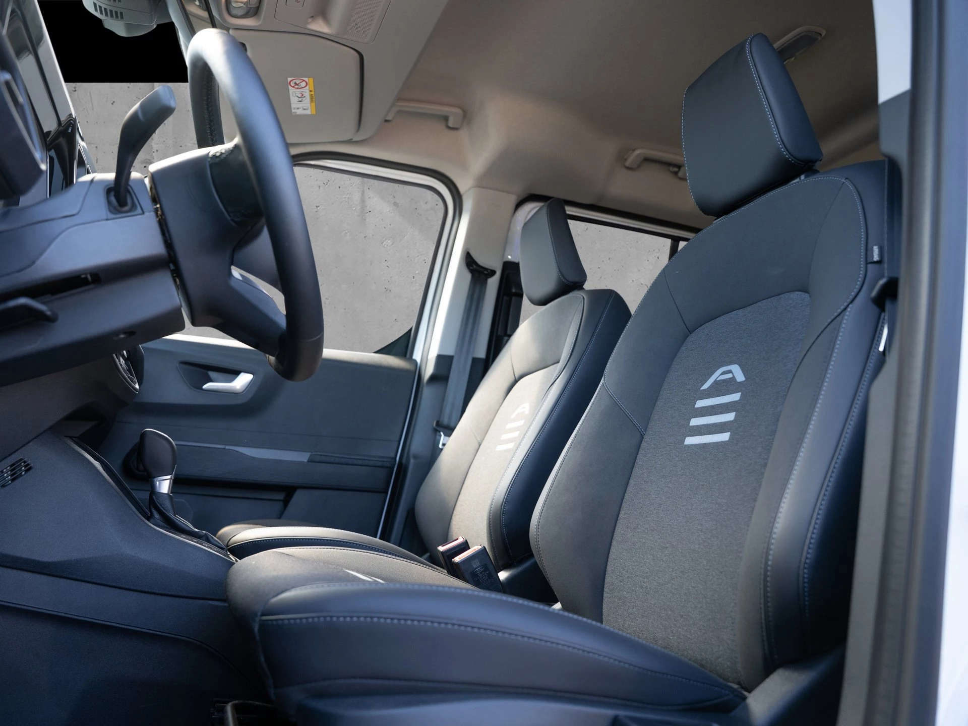 Ford-Tourneo Courier-image-5