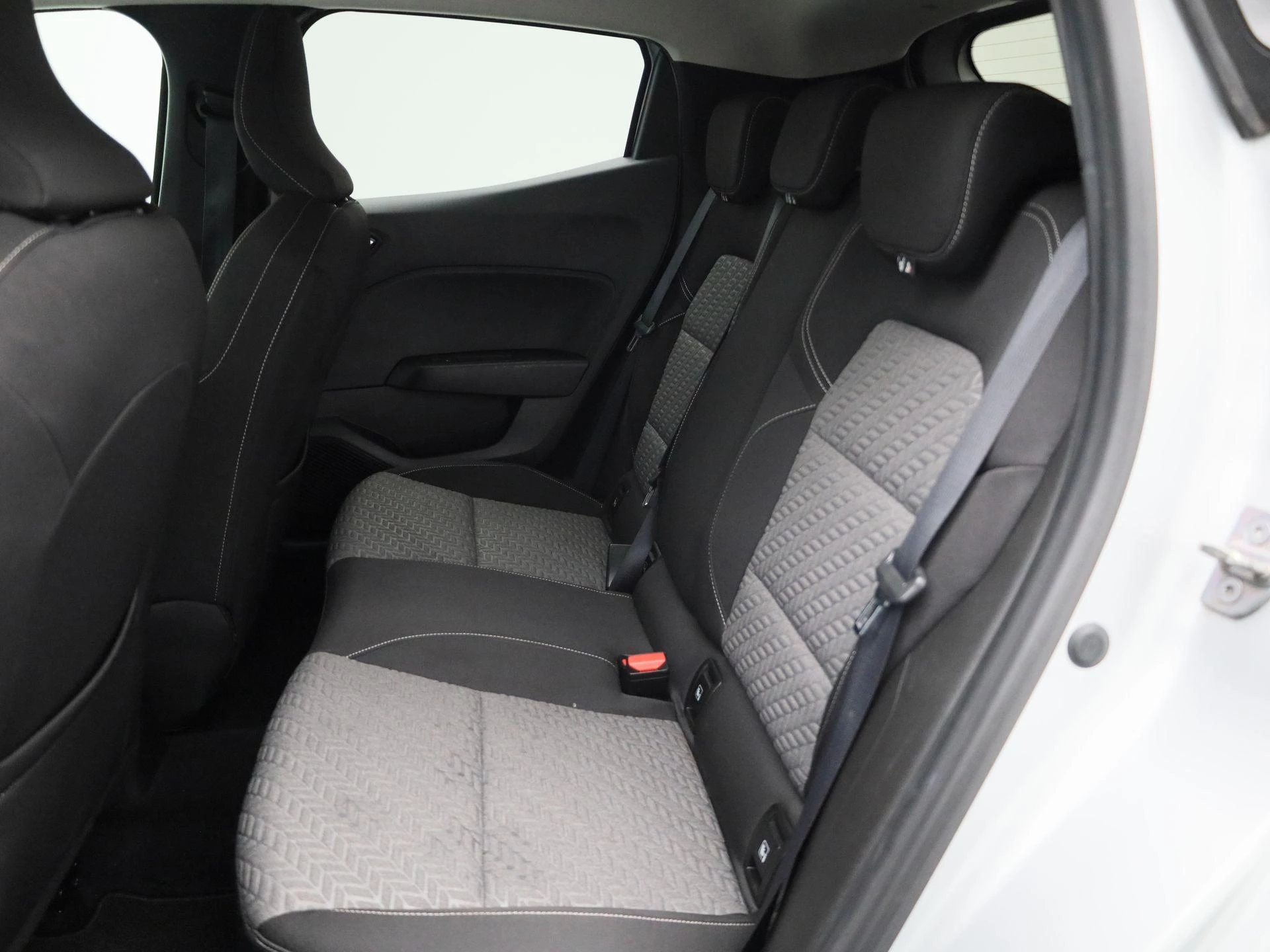 Renault-Clio-image-10