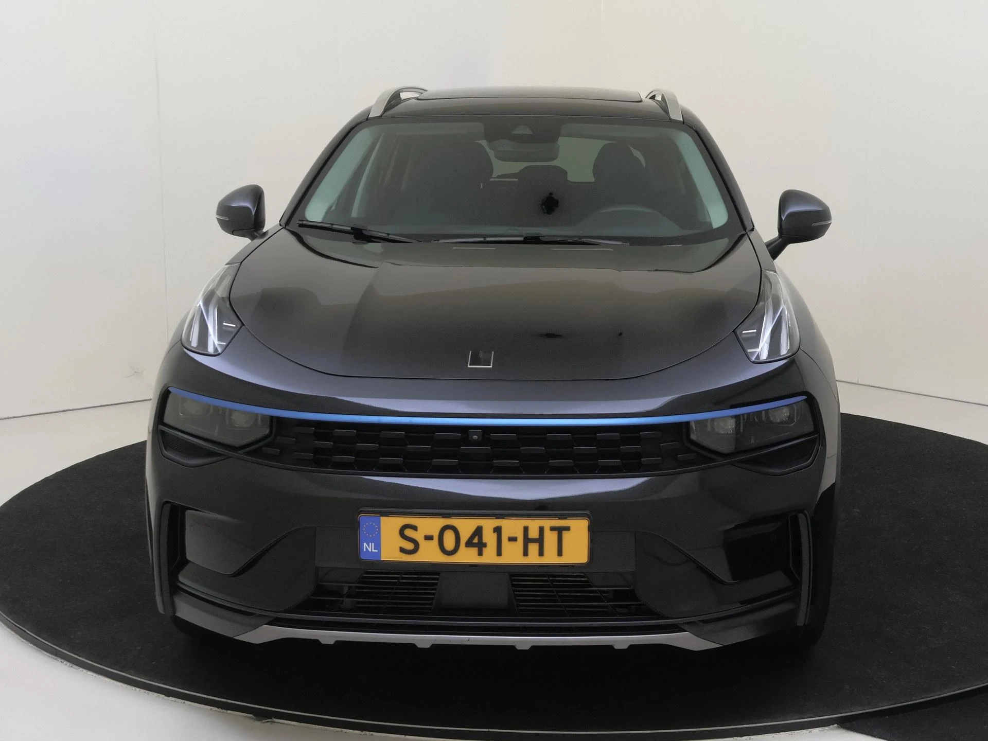 Lynk & Co-01-image-5