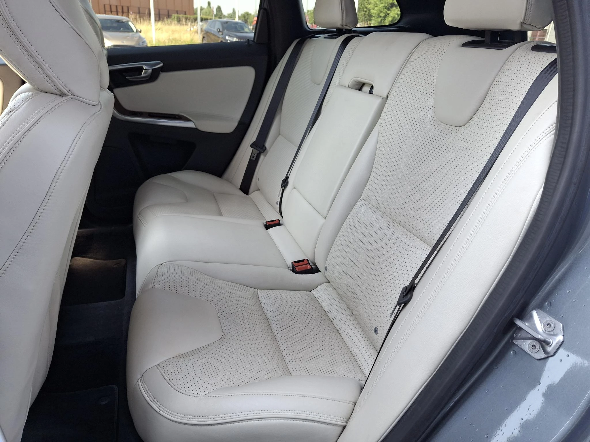 Volvo XC60 2.0 T5 FWD Ocean Race