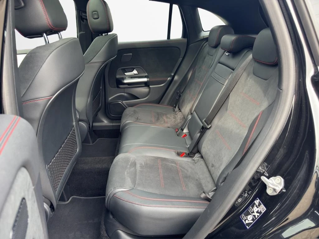 Mercedes-Benz-GLA 250-image-18