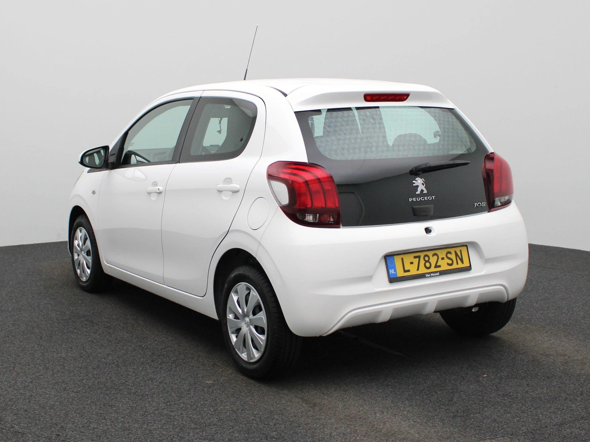 Peugeot-108-image-1