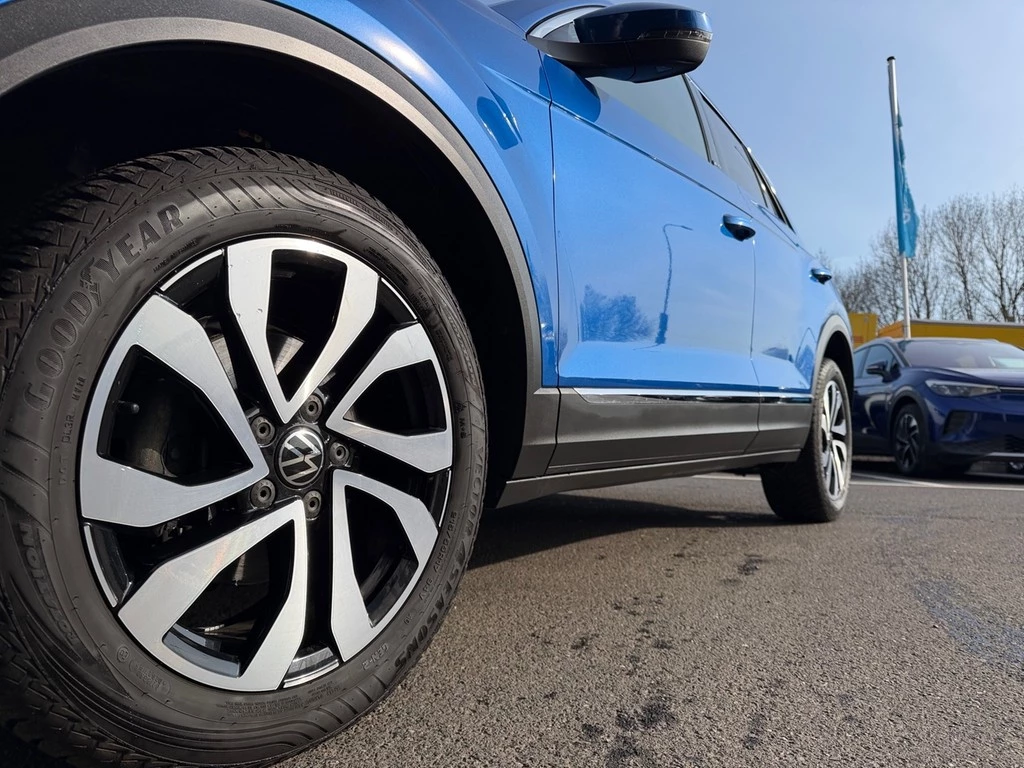 Volkswagen-T-Roc-image-2